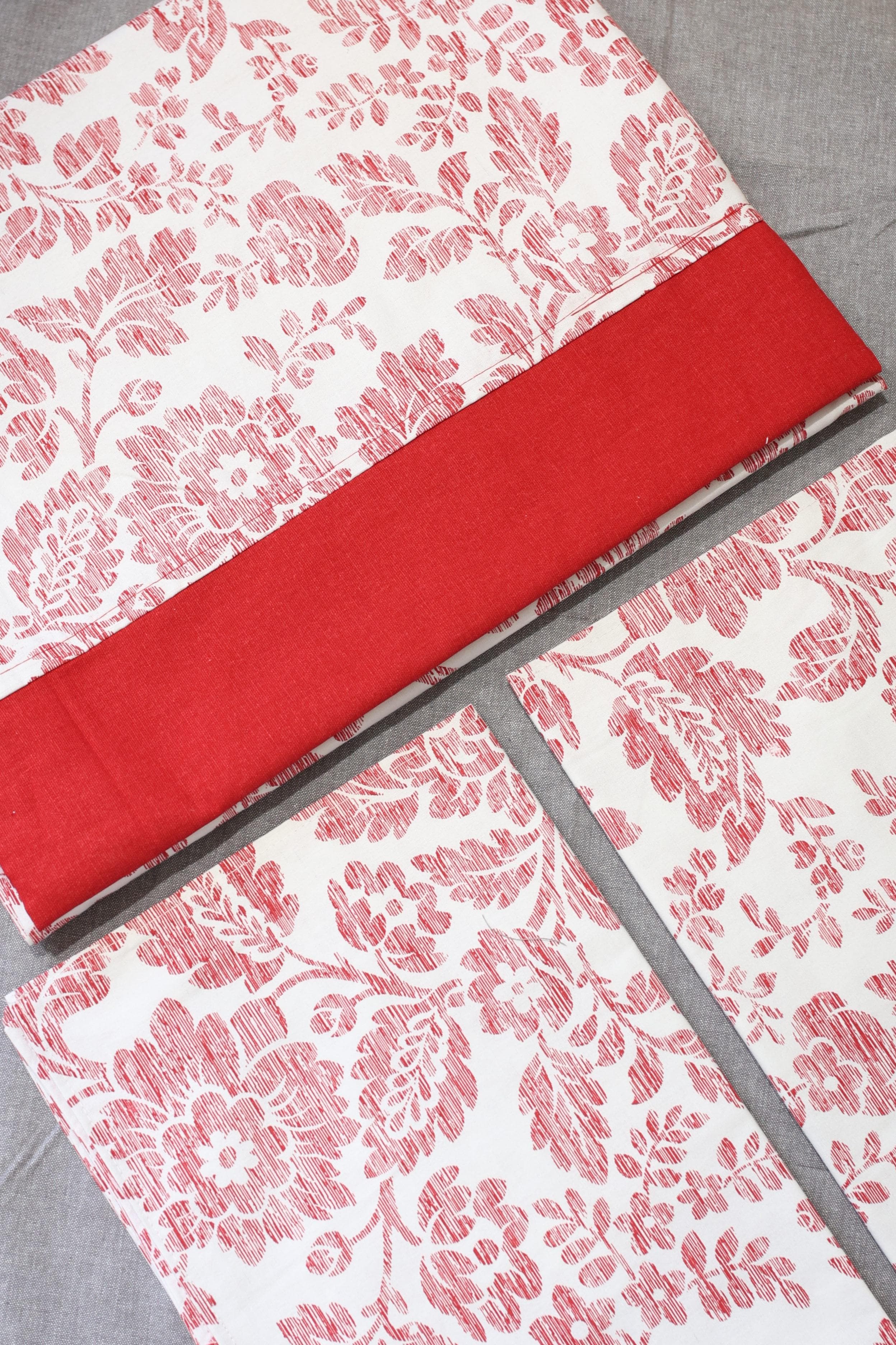 Bedsheets - Queen daily use border bedsheets