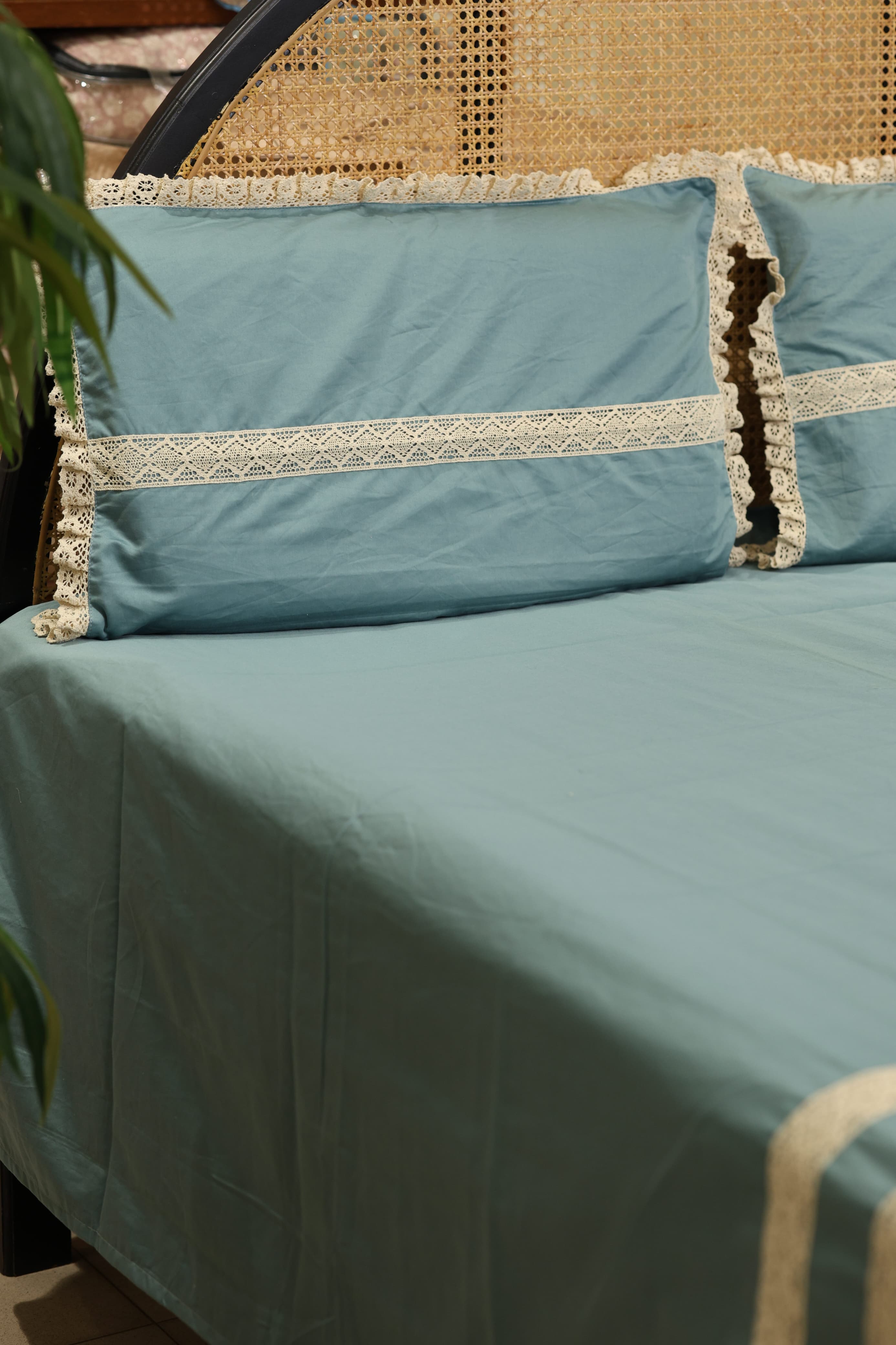 Bedsheets - Premium designer Queen bedsheets dd lace