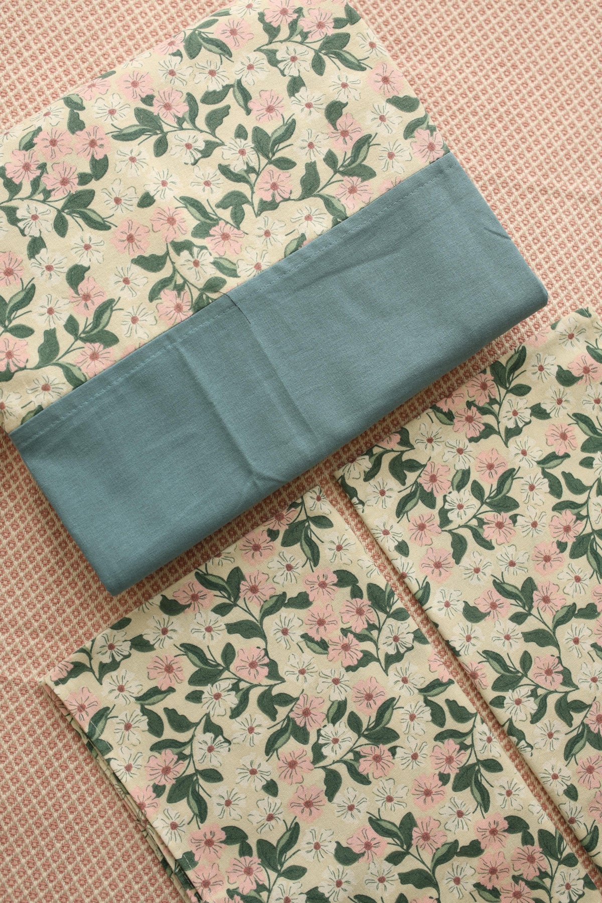 Bedsheets - King daily use border bedsheets