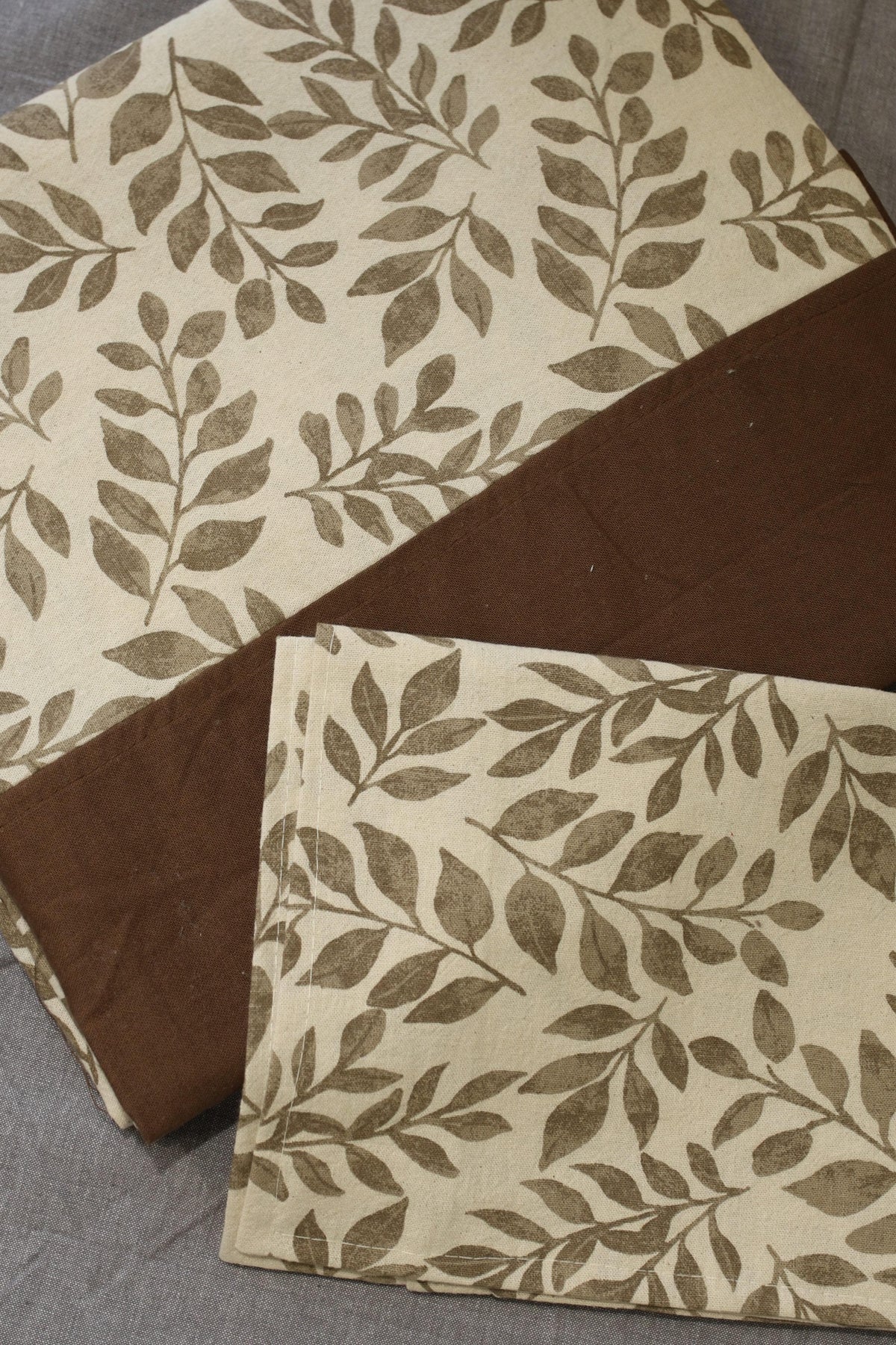 Bedsheets - Queen daily use border bedsheets