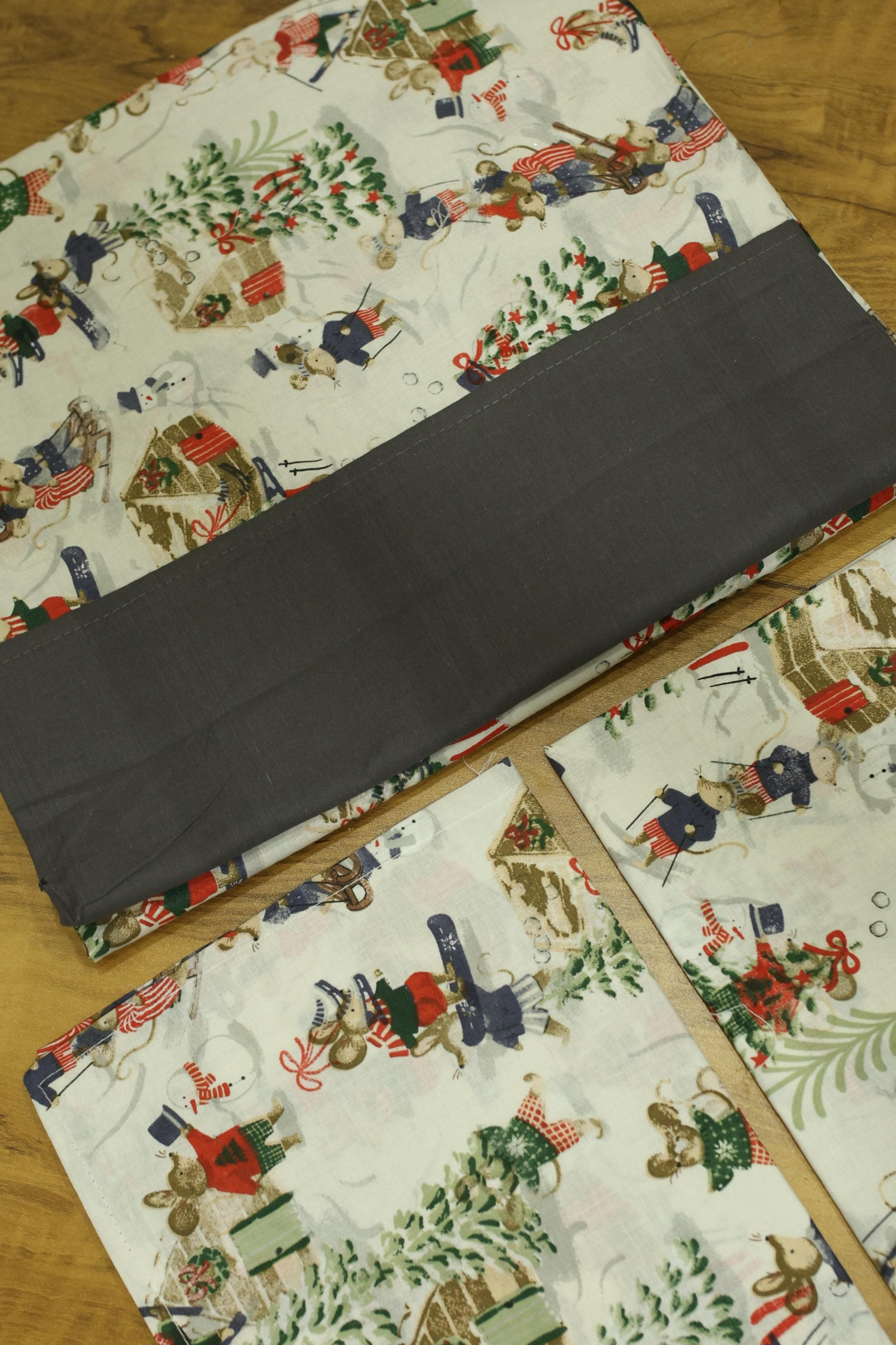 Bedsheets - Queen daily use border bedsheets