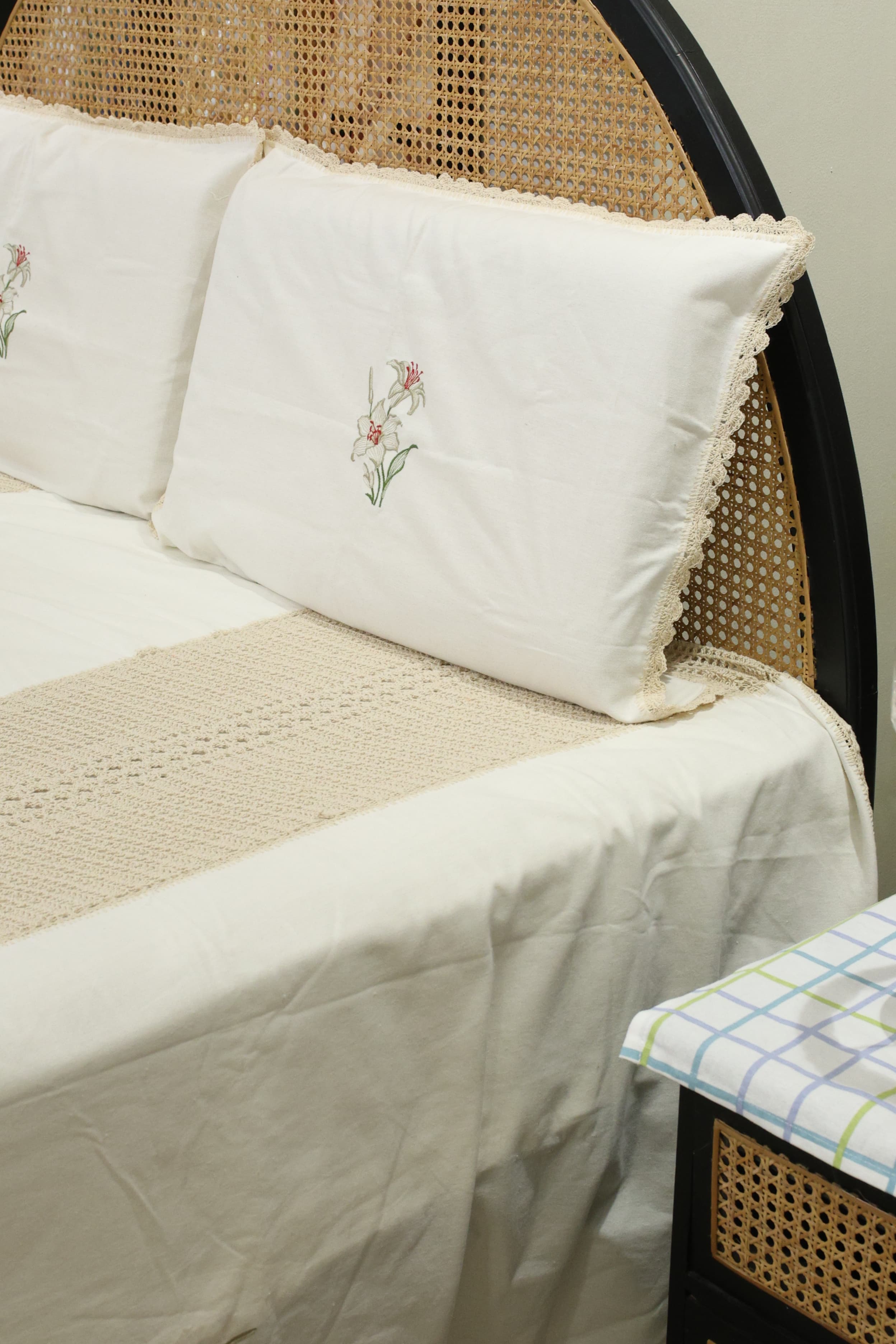 Premium Embroidery Floral Lily Crochet Bedspread Set