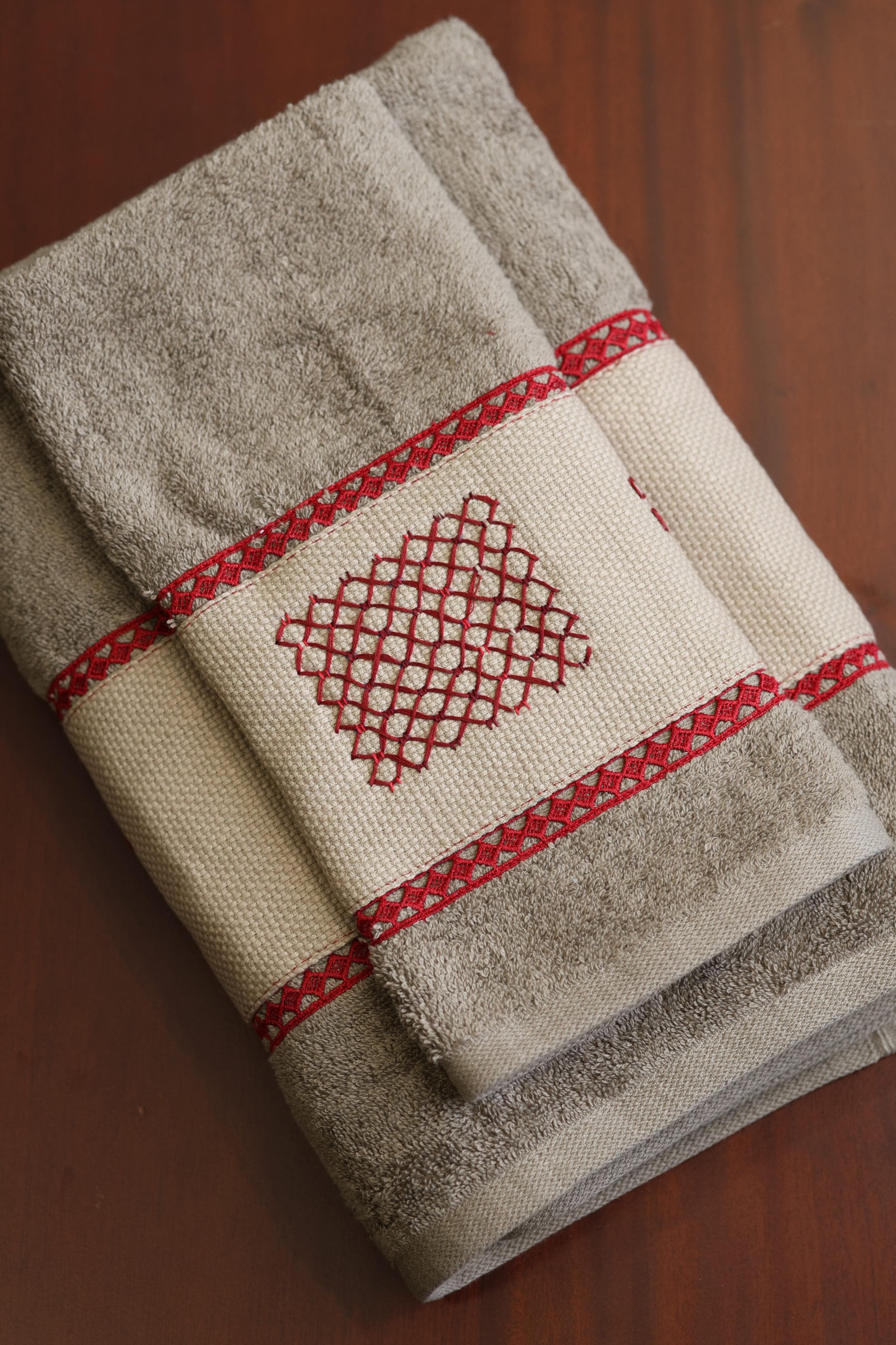 Premium Embroidery Towel Set