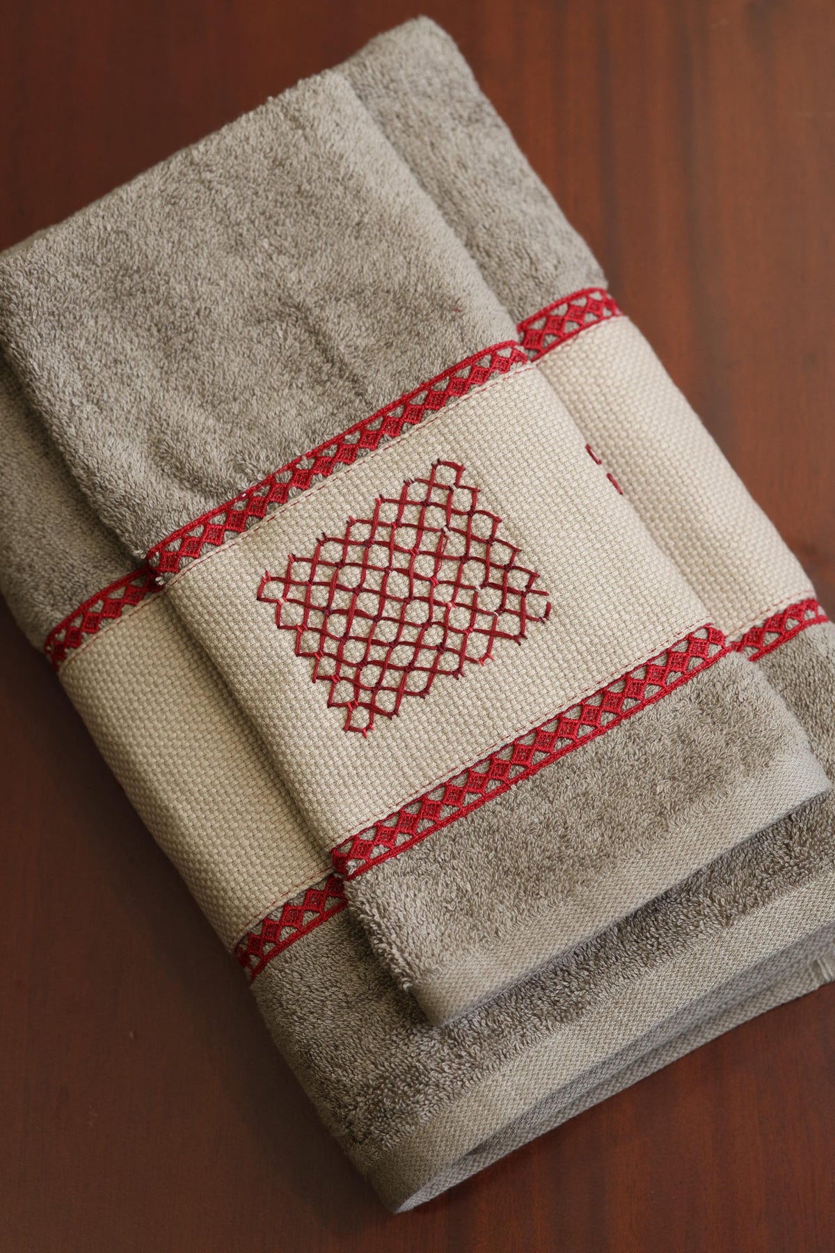 Premium Embroidery Towel Set