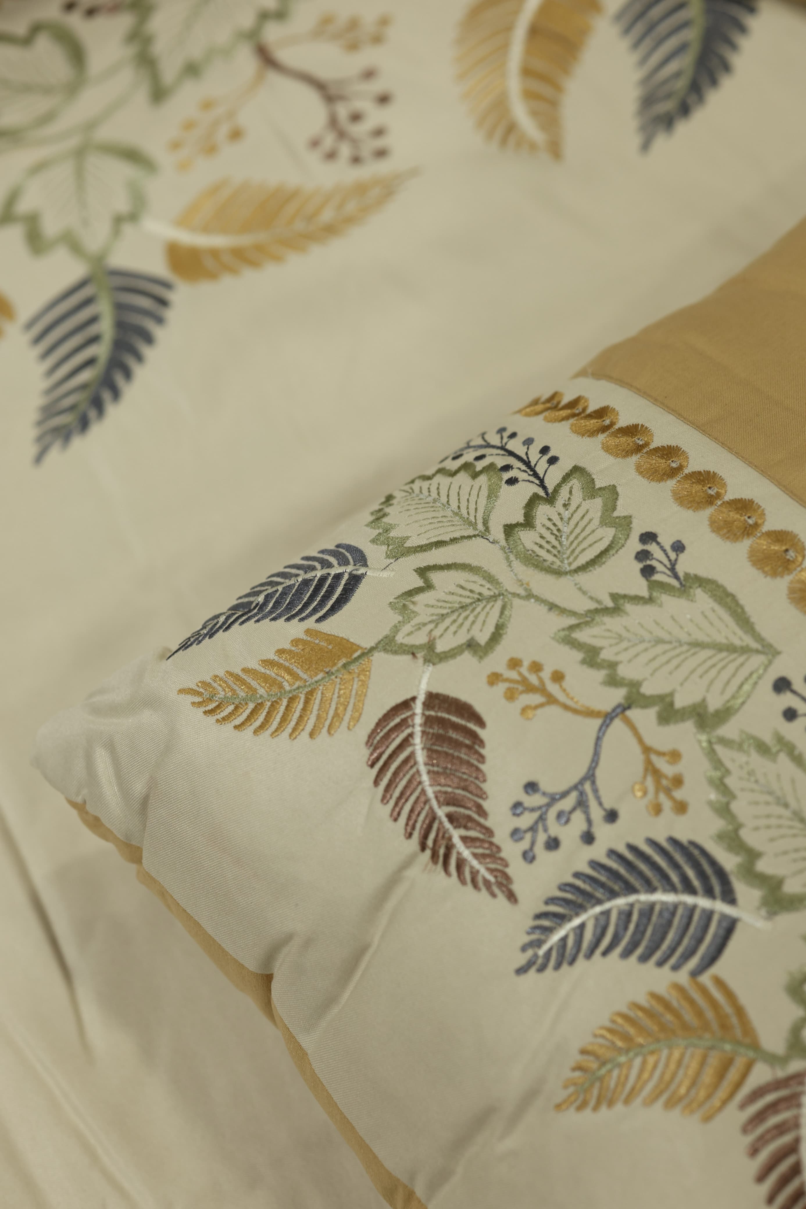 Full bedding set - King Premium embroidery 5 pcs set