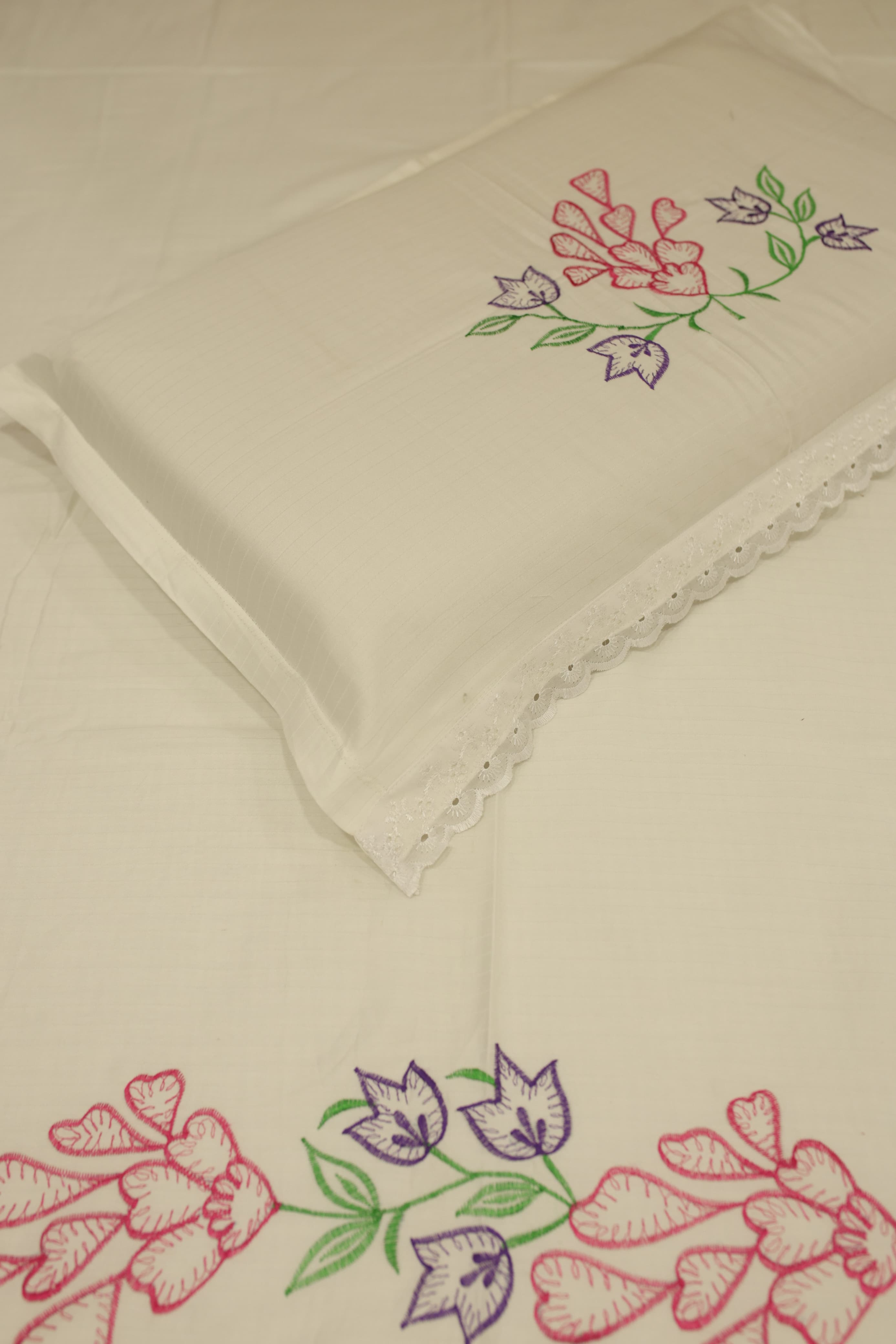 Bedsheets - single premium machine embroidery White bedsheets