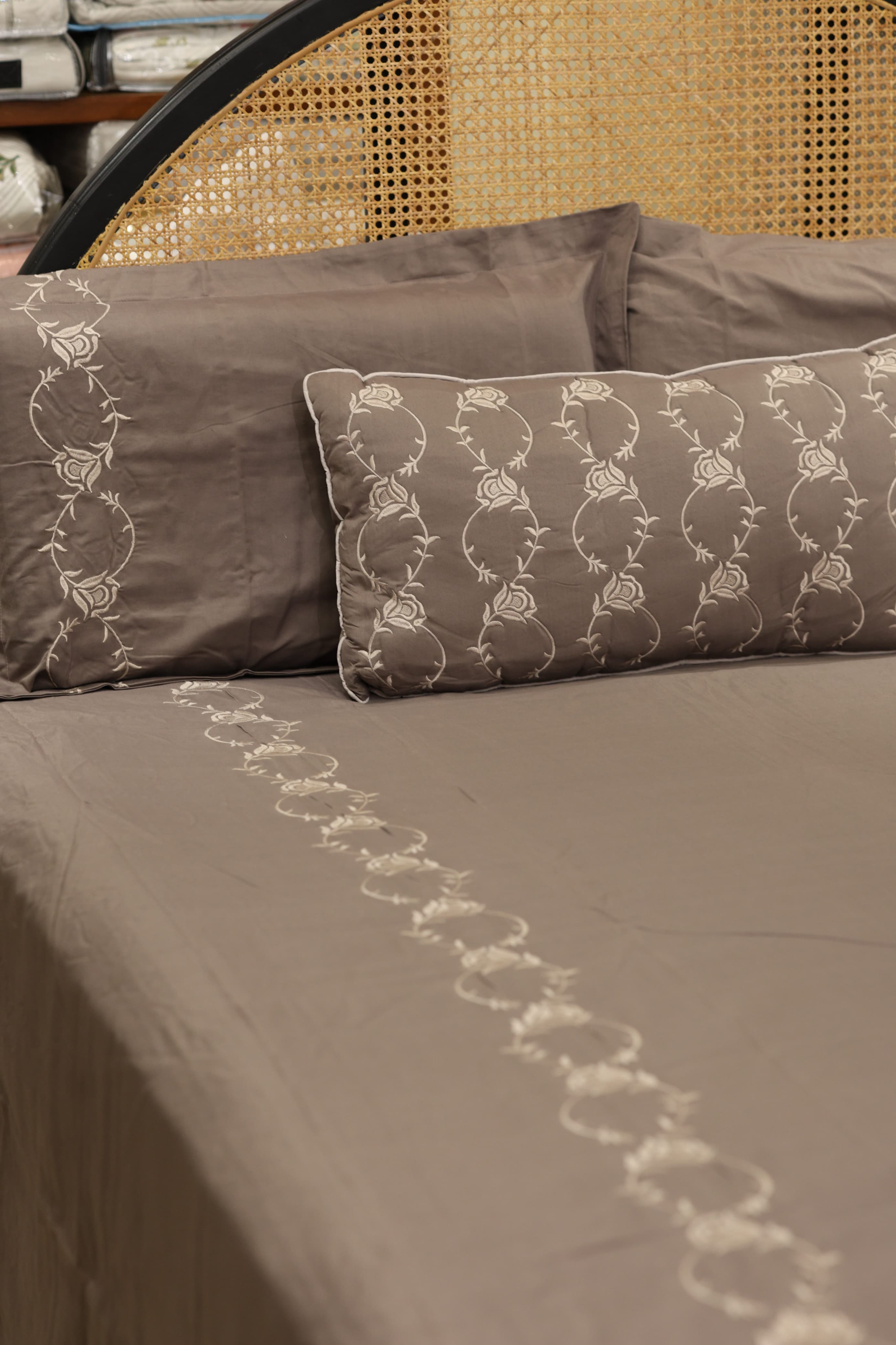 Bedding set Embroidery - King size