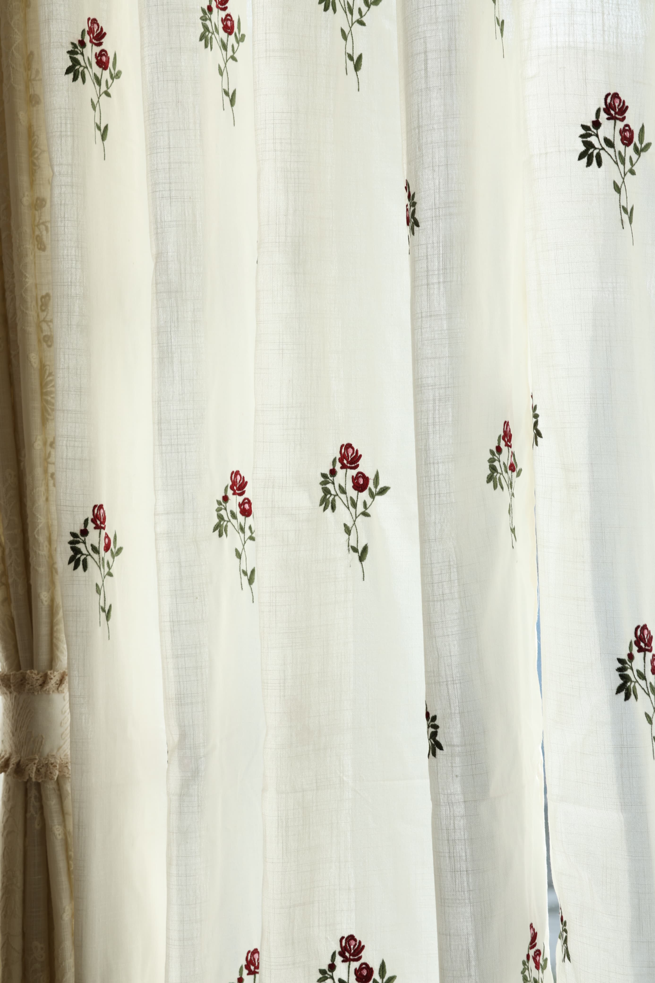Curtains - Embroidery Semi transparent curtains LINEN ROSE ( off white base)