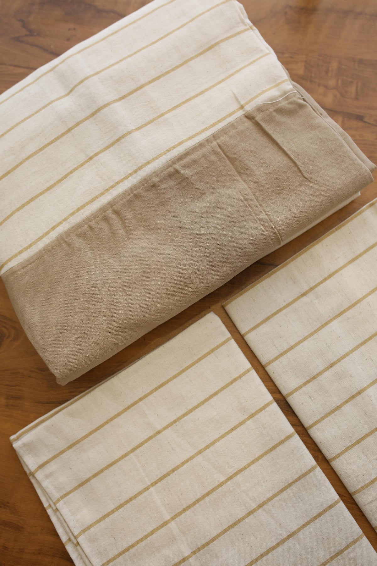 Bedsheets - King daily use border bedsheets