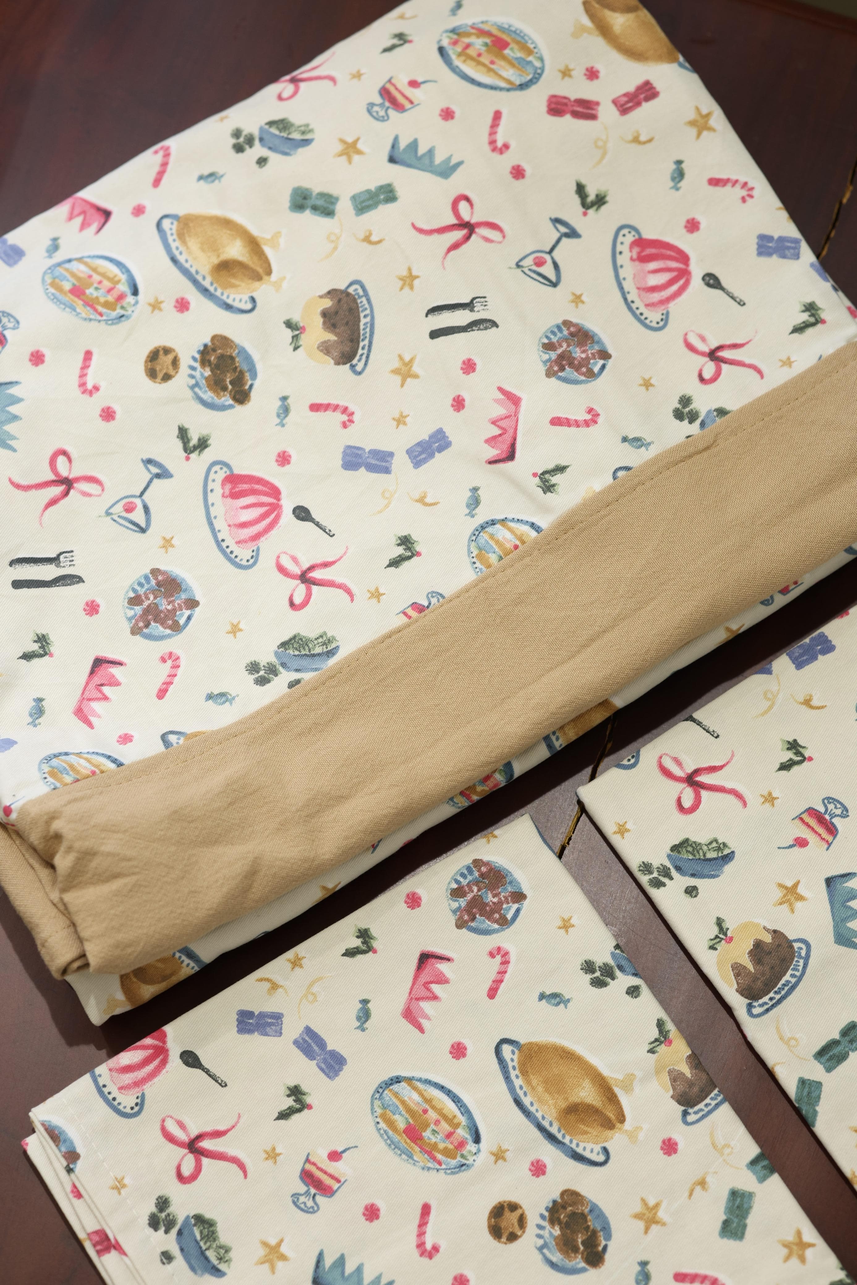 Bedsheets - Queen daily use border bedsheets