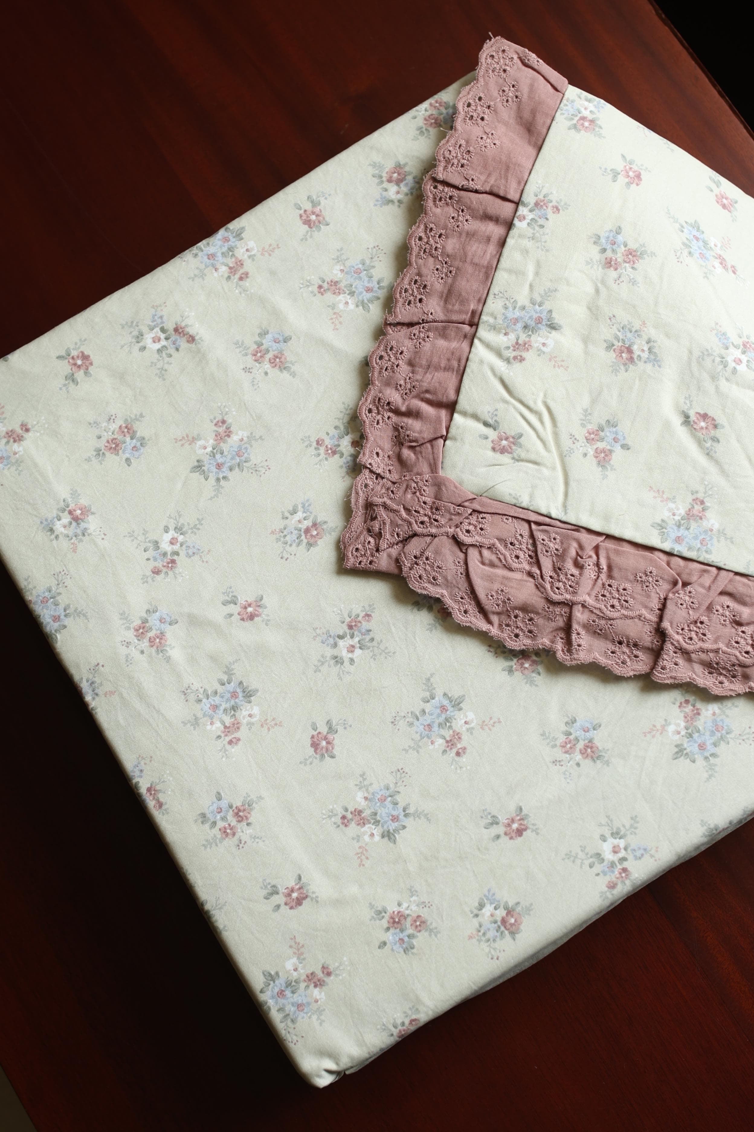 Bedsheets - Premium King soft cotton lace bedsheets majestic