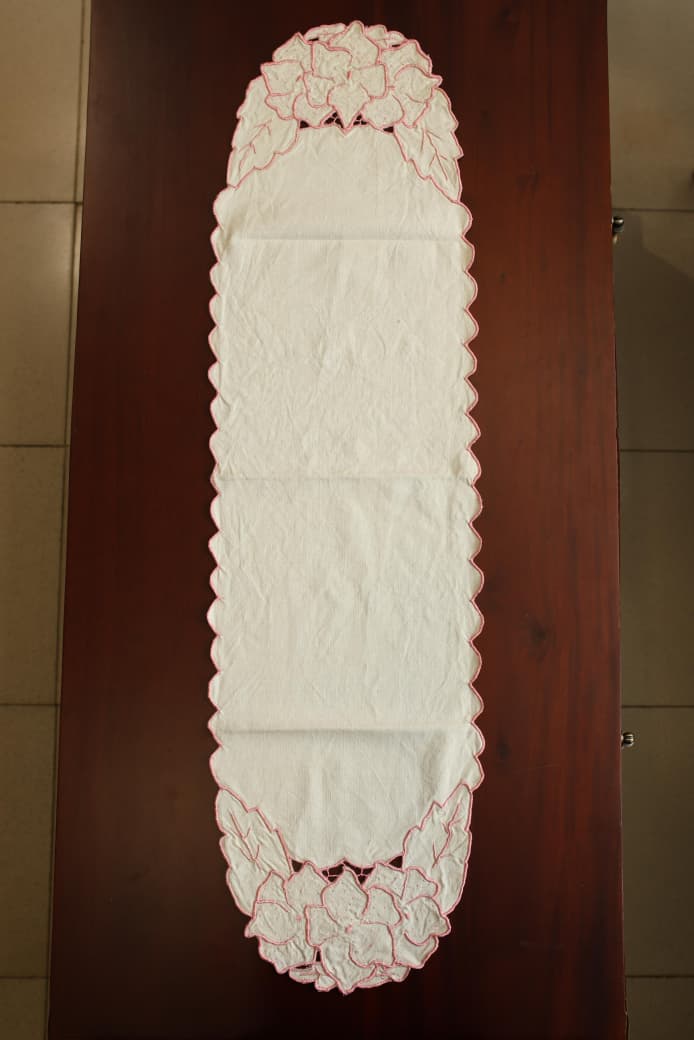 Table runners-Cut work