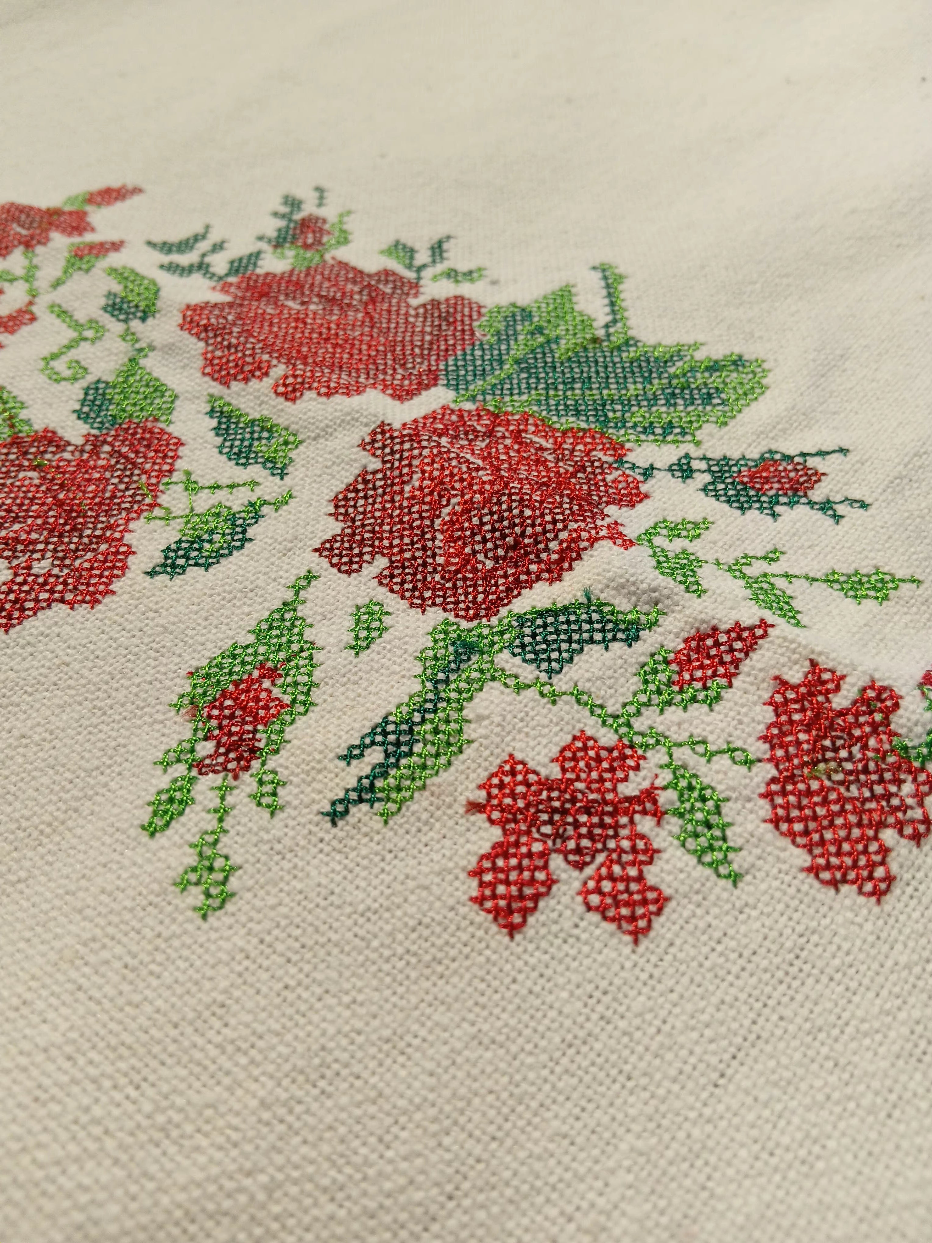 Table cloths - 8 Seater Embroidery