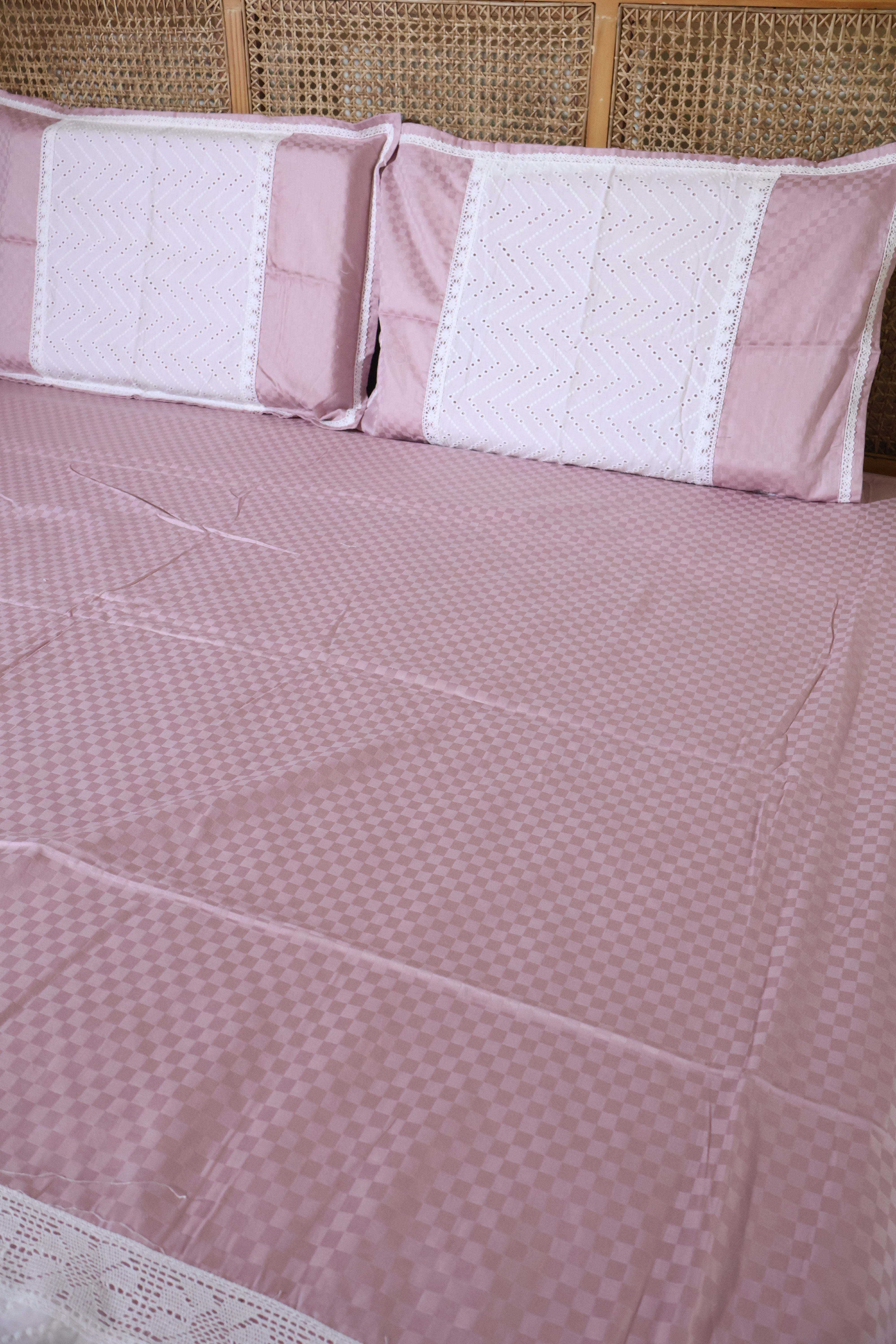 Bedsheets - Premium designer king bedsheets dd lace