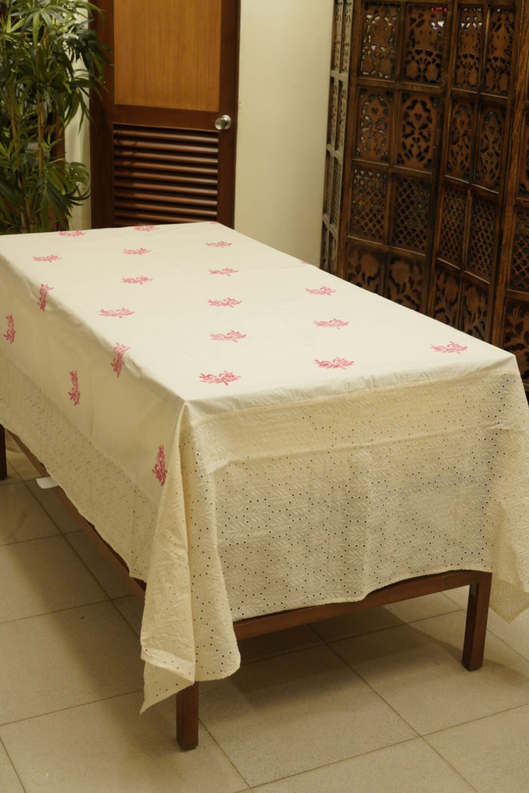 Table cloth -8 seater hand embroidery