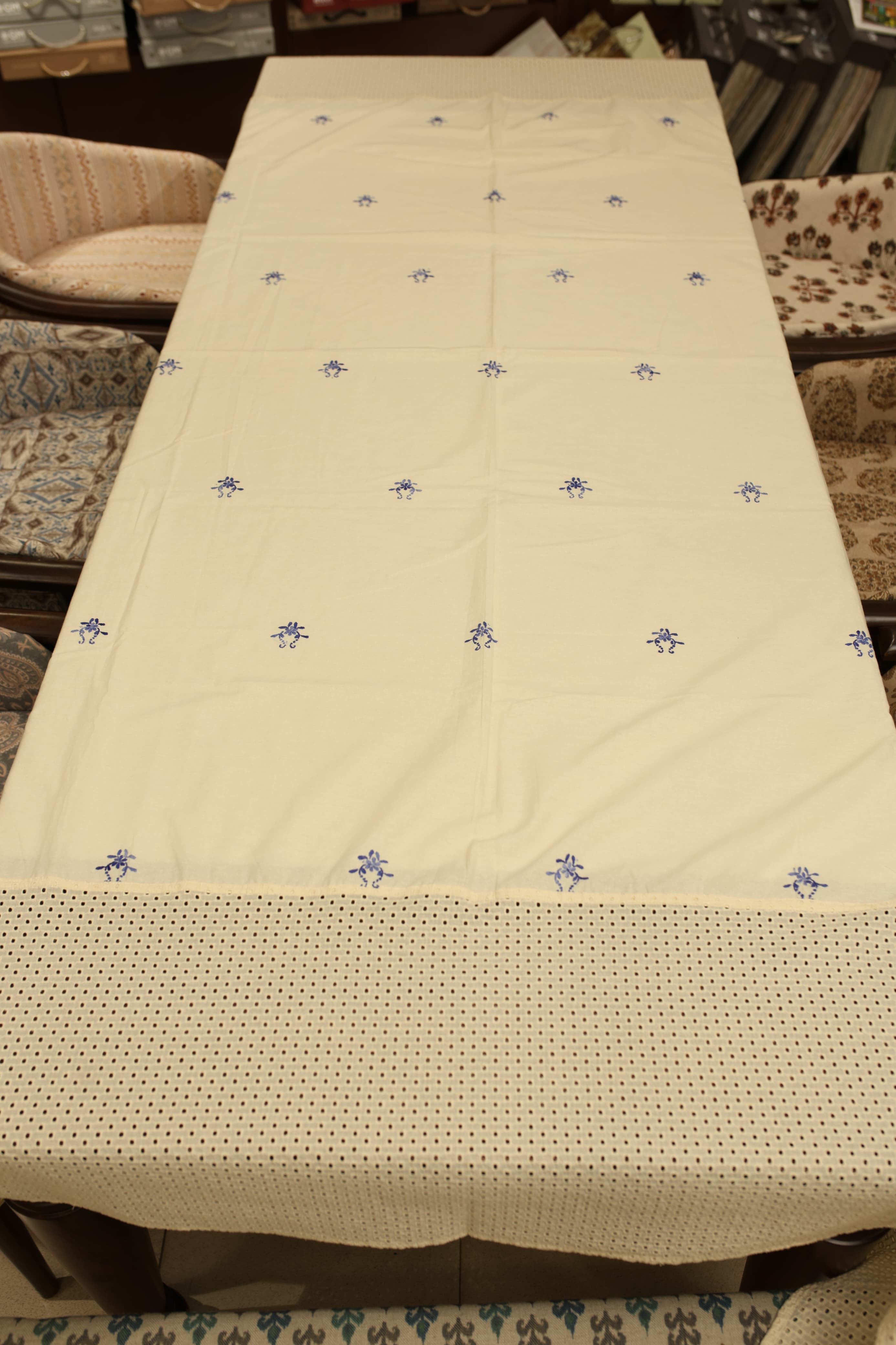 Table cloth - 8 seater hand embroidery