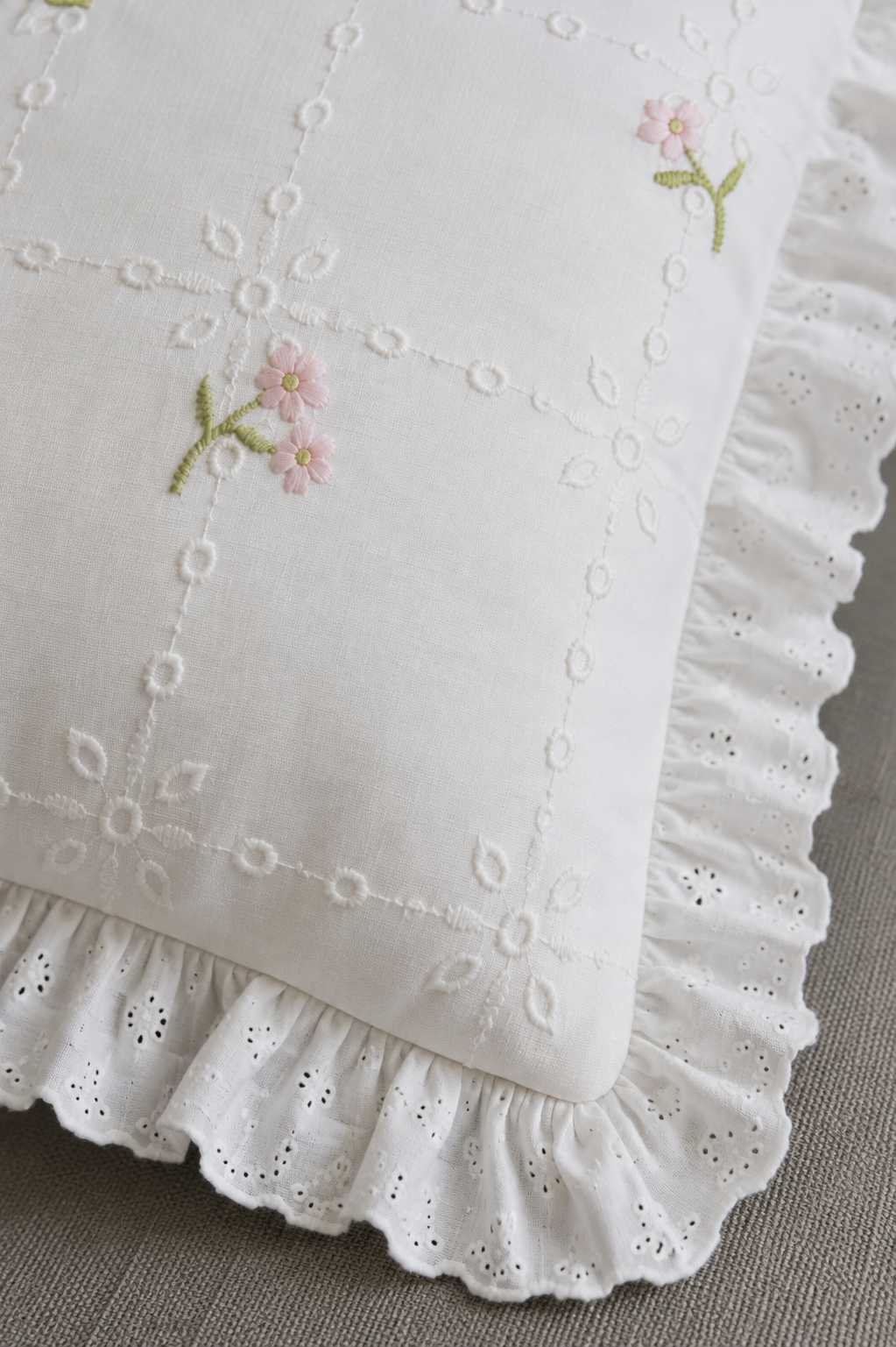 Cushion covers - Embroidery white meadow petals 16*16 inches