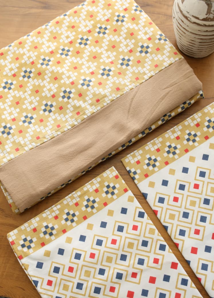 Bedsheets - Queen daily use border bedsheets