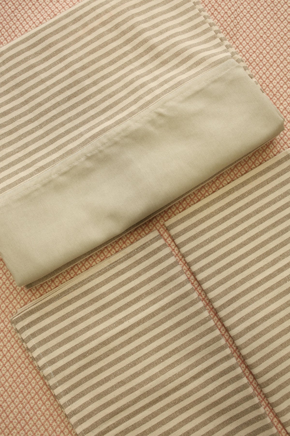 Bedsheets - Queen daily use border bedsheets