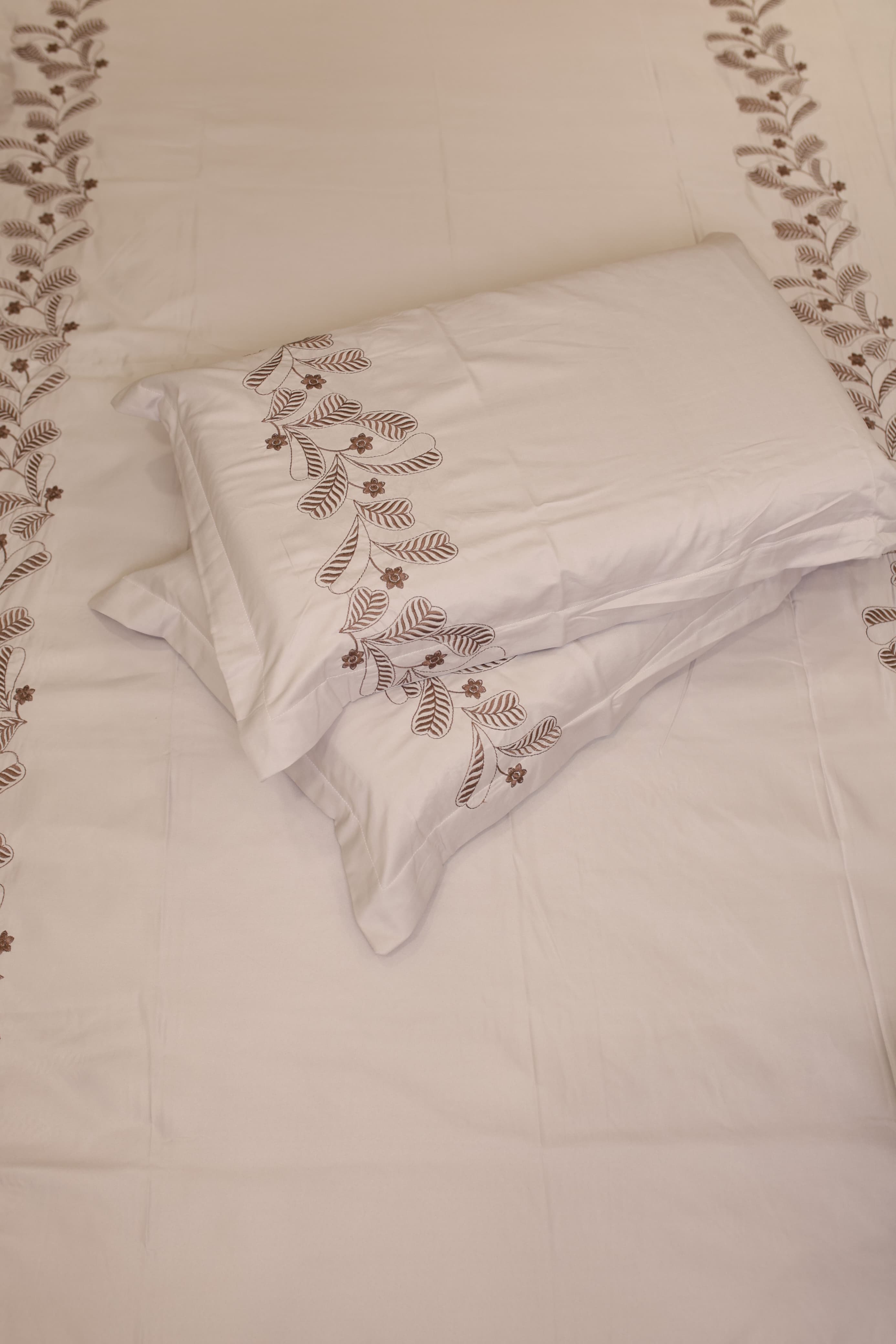 Elegant Embroidery Queen Bedsheet Set MEQ