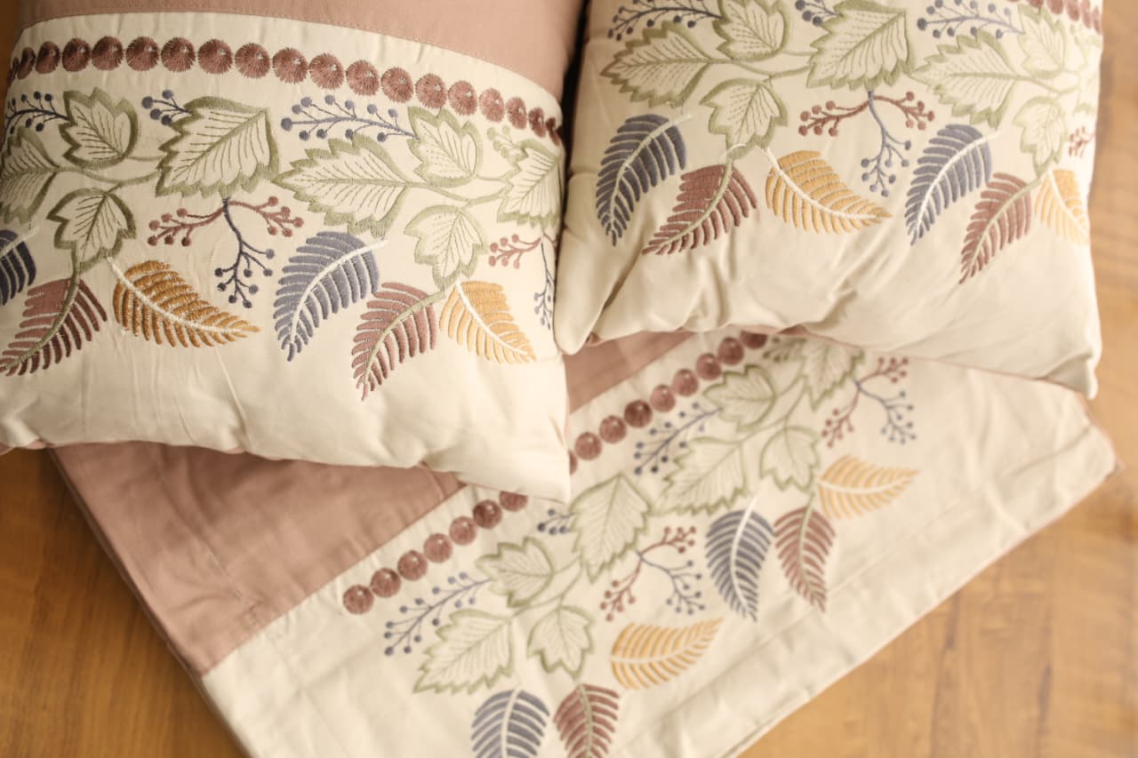 Full bedding set - King Premium embroidery 5 pcs set