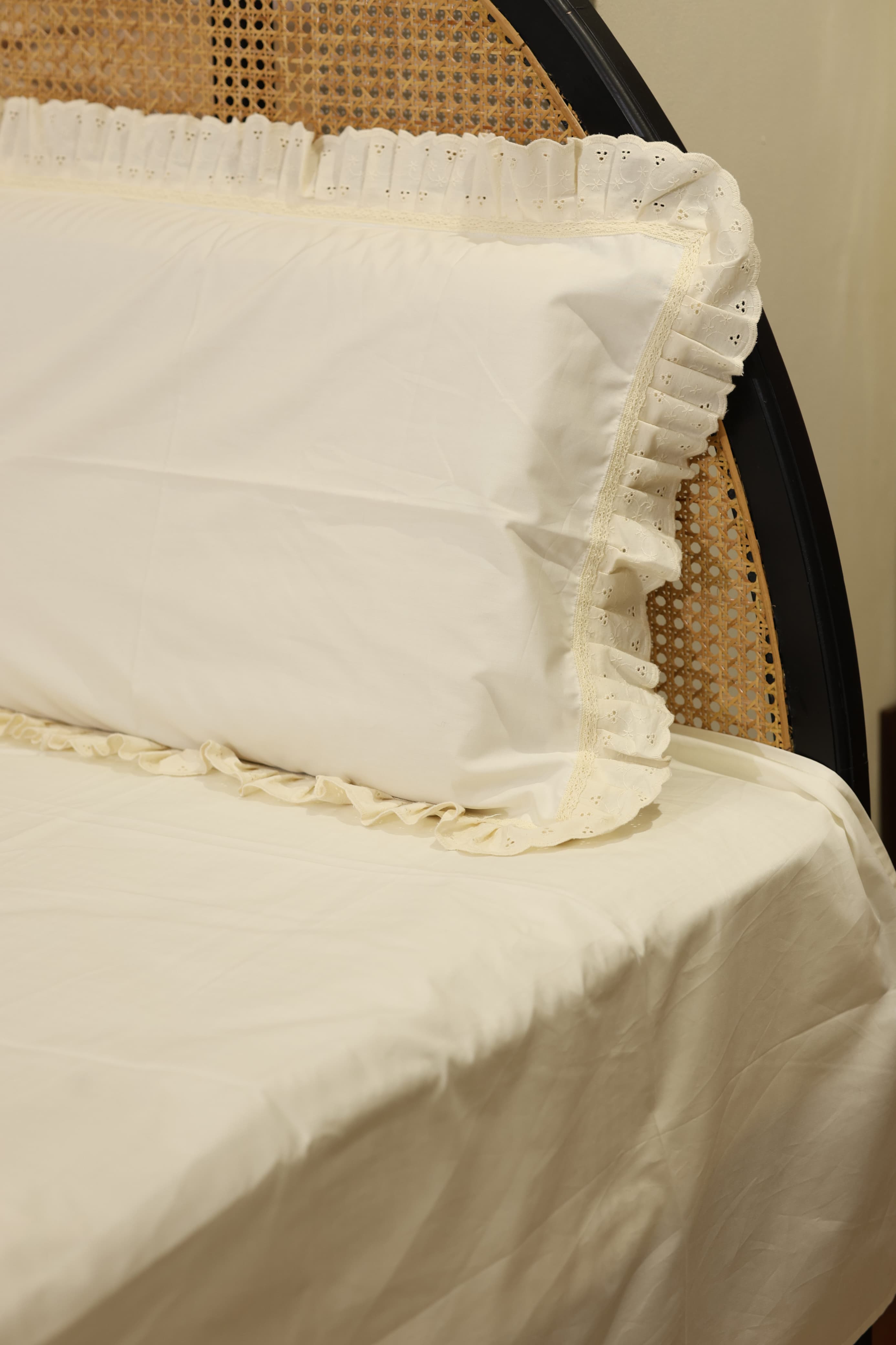 Bedsheets - Premium designer king bedsheets dd lace