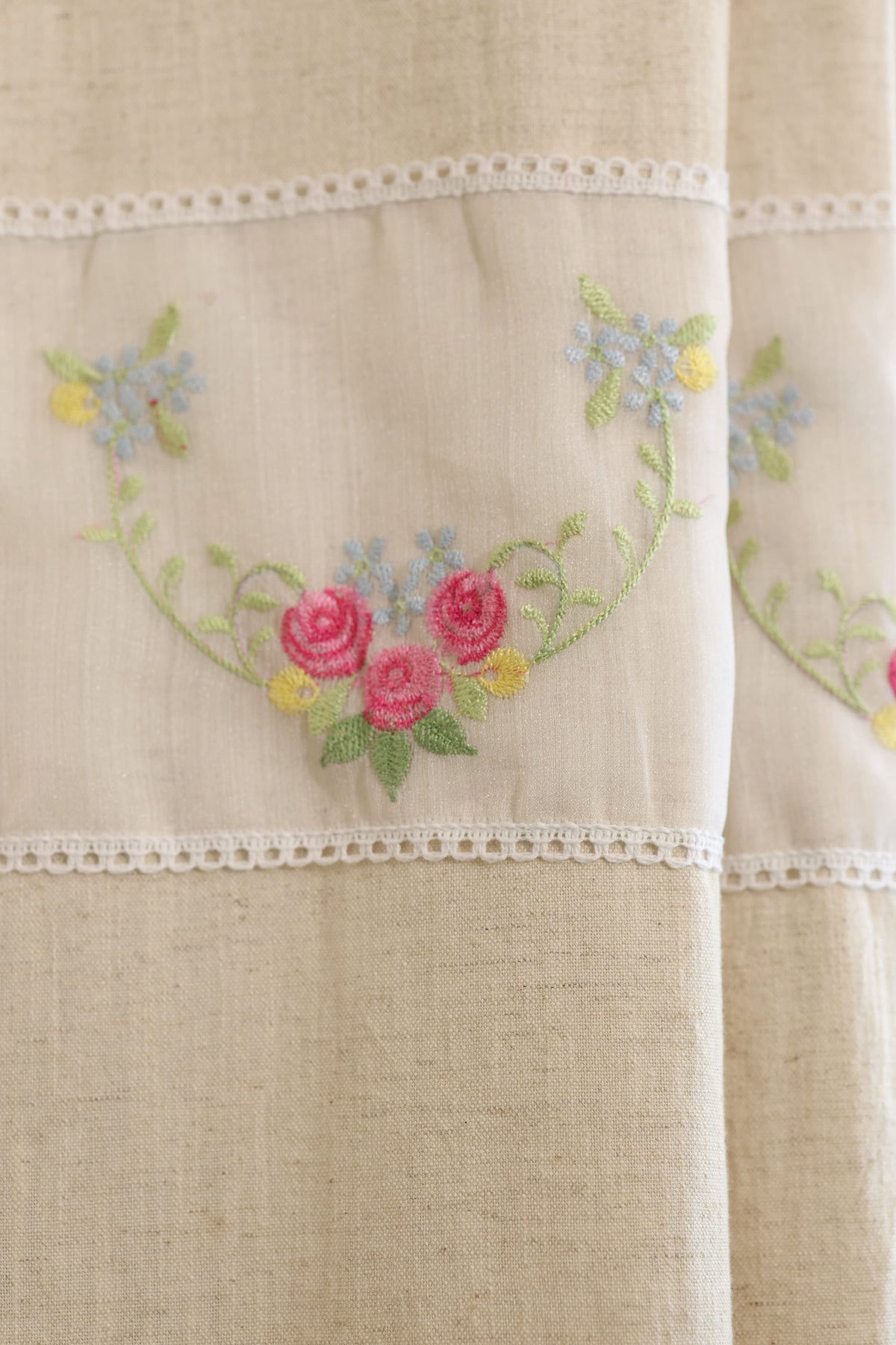 Curtains - Embroidery designer opaque curtains Three roses