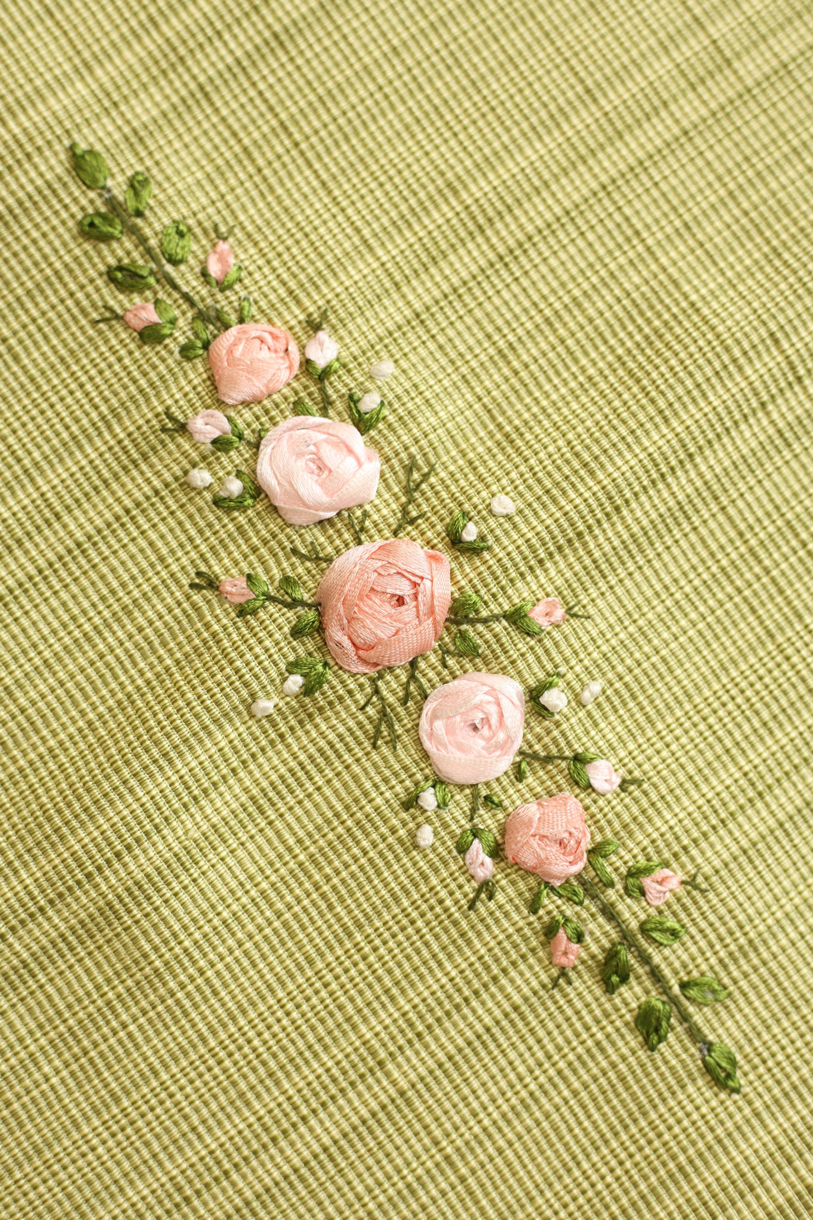 Table runner-4 Seater Ribbon embroidery