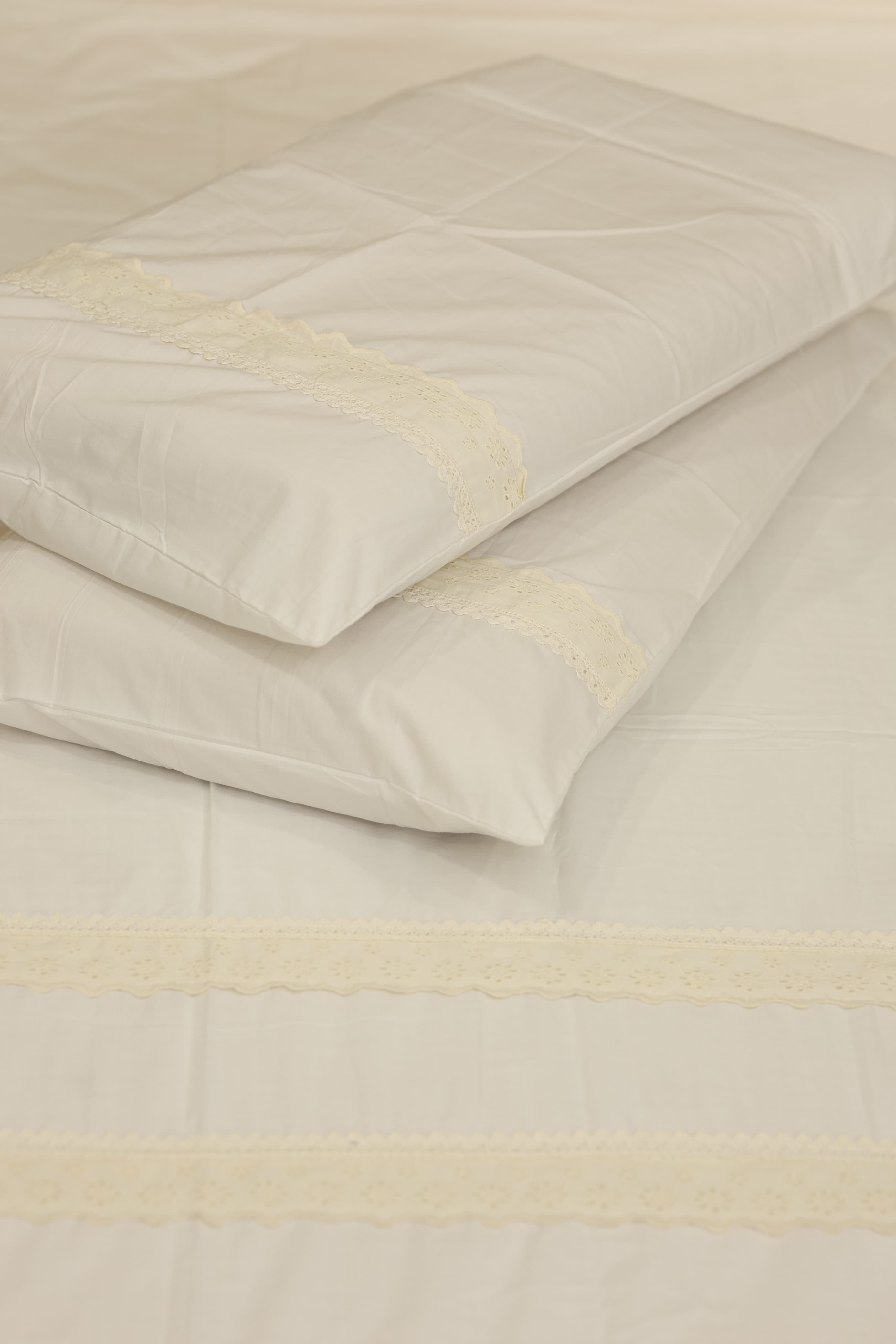 Premium Soft Cotton Lace Bedsheet Set – King Size