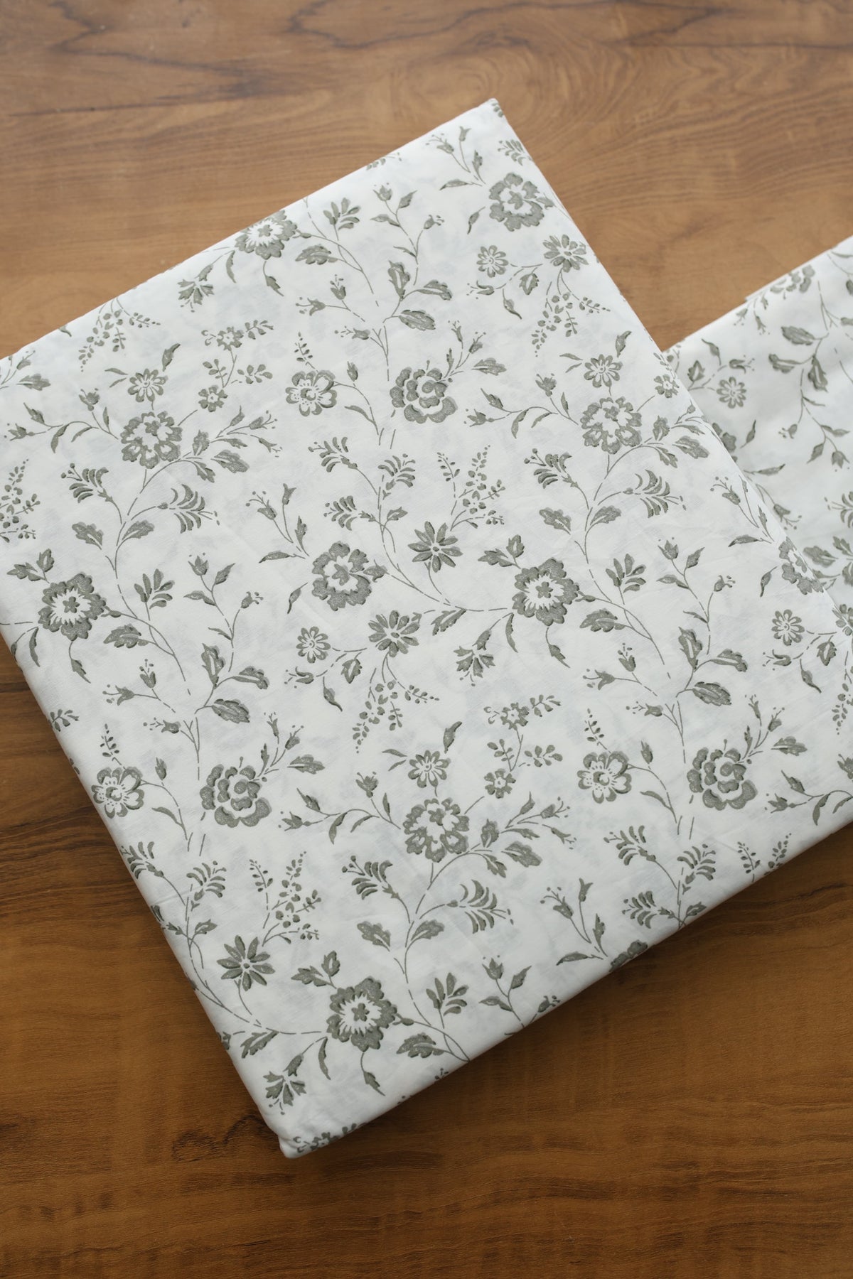 Bedsheets - King soft cotton floral bedsheets Vintana