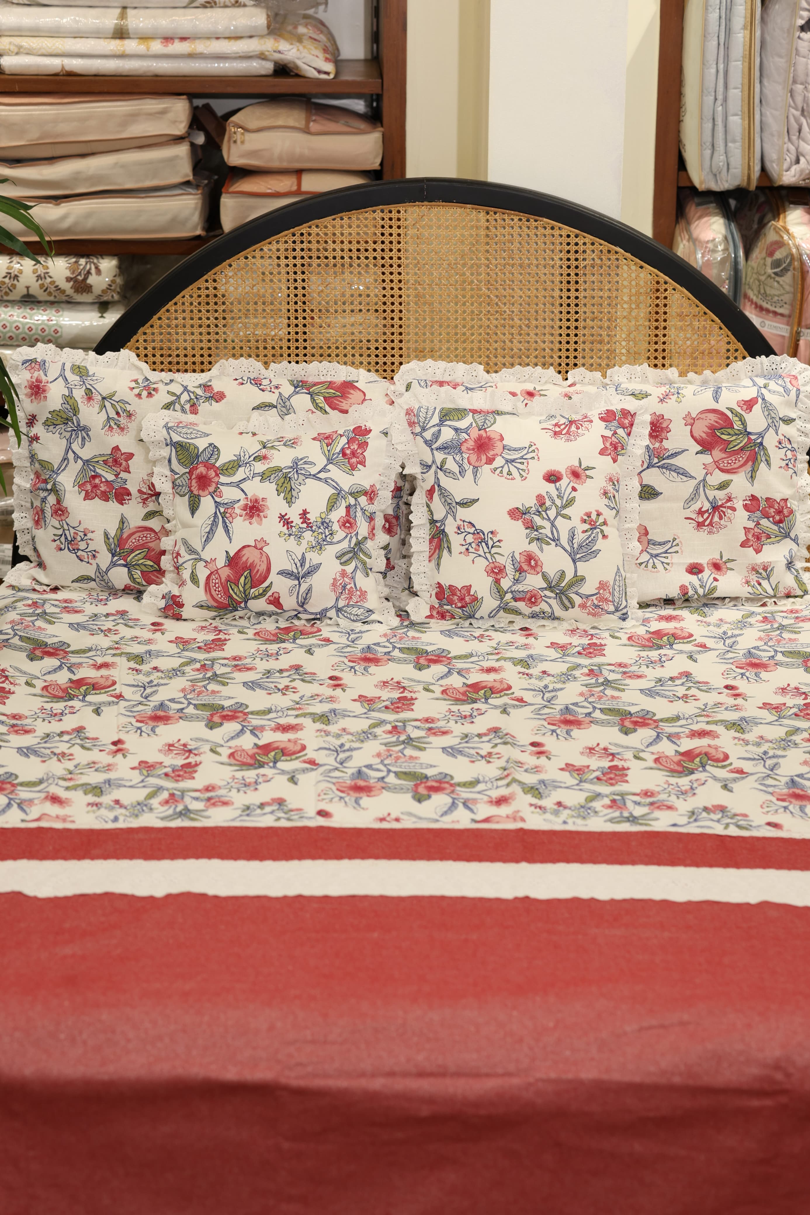 Bedsheets - Premium king floral printed lace bedsheet with cushion covers redbud