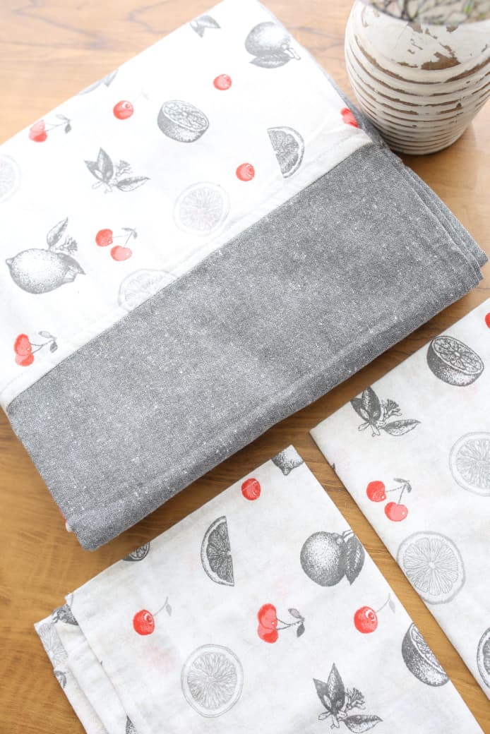 Bedsheets - King daily use border bedsheets