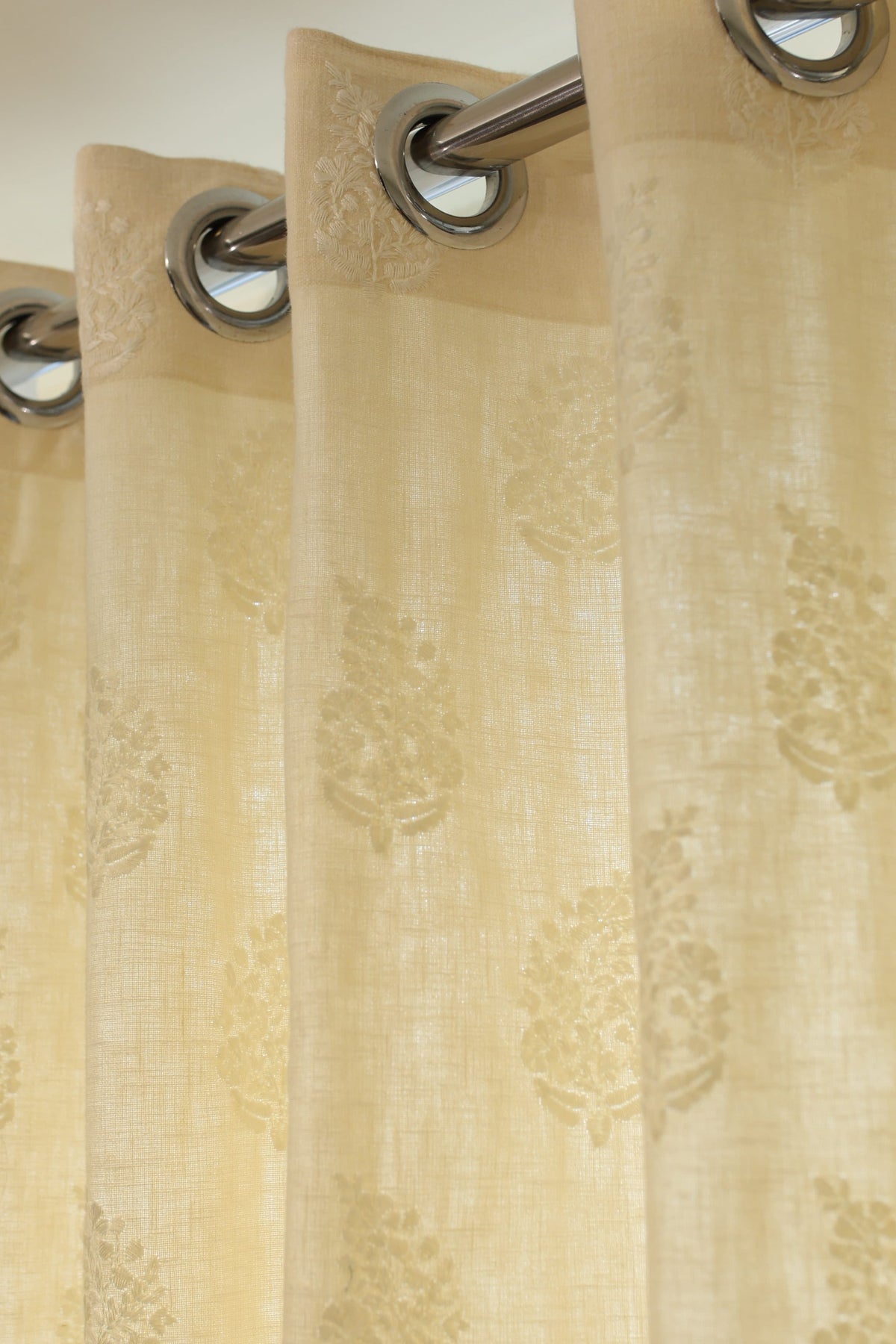 Curtains - Premium embroidery designer curtains opaque vedic prebooking (description )