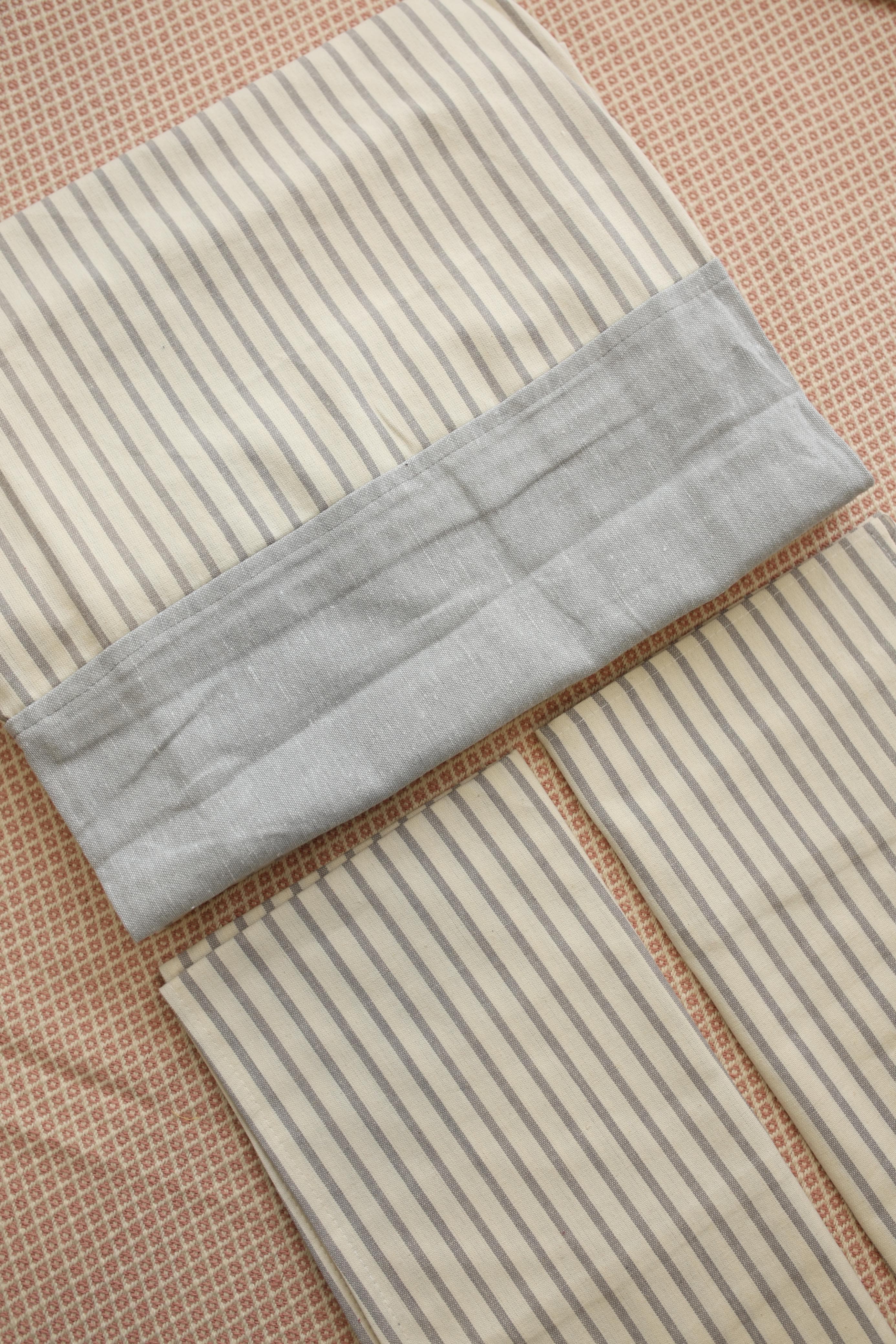 Bedsheets - Queen daily use border bedsheets