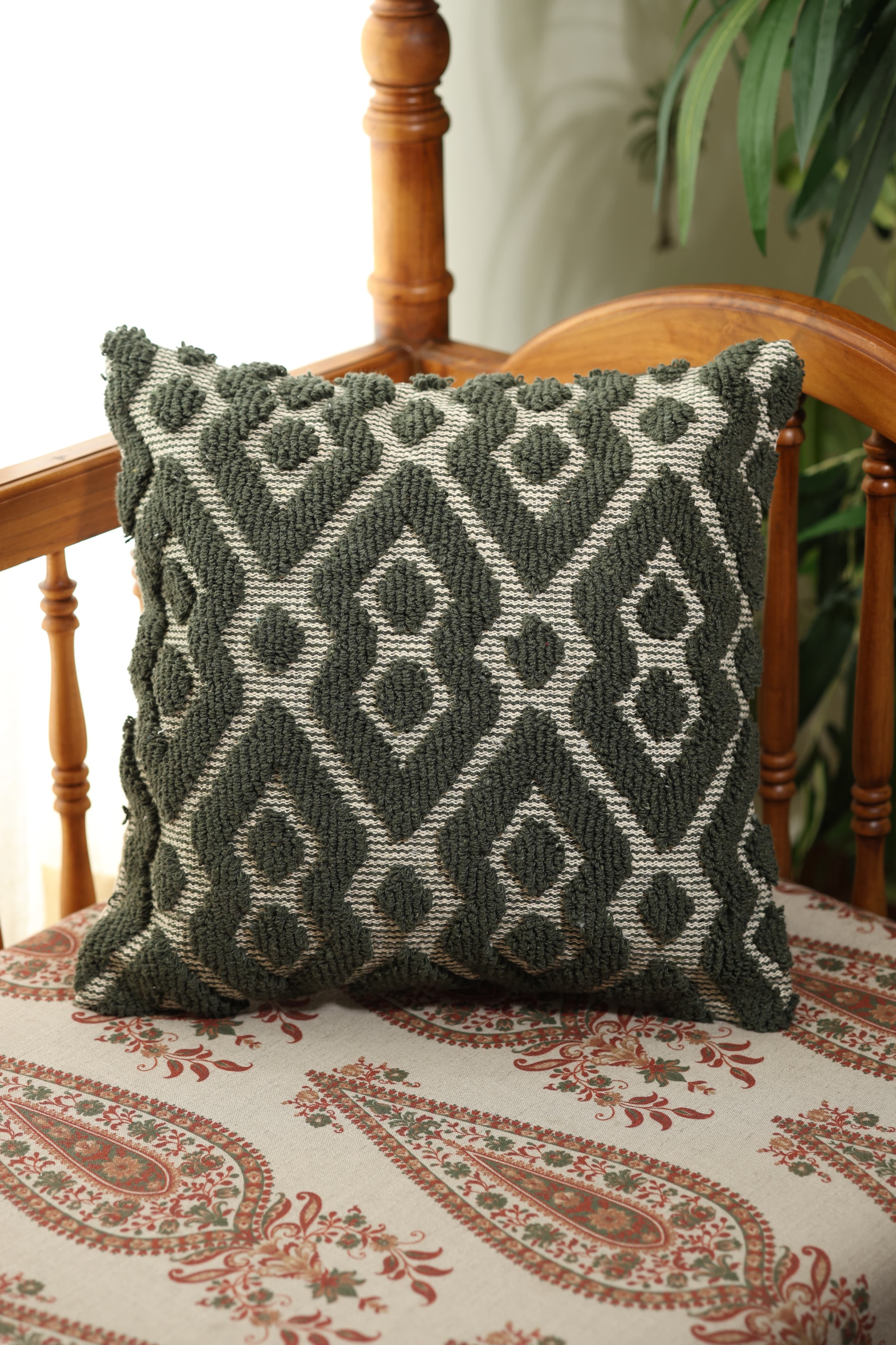 Dark Green Geometric Tufted Cushion Cover