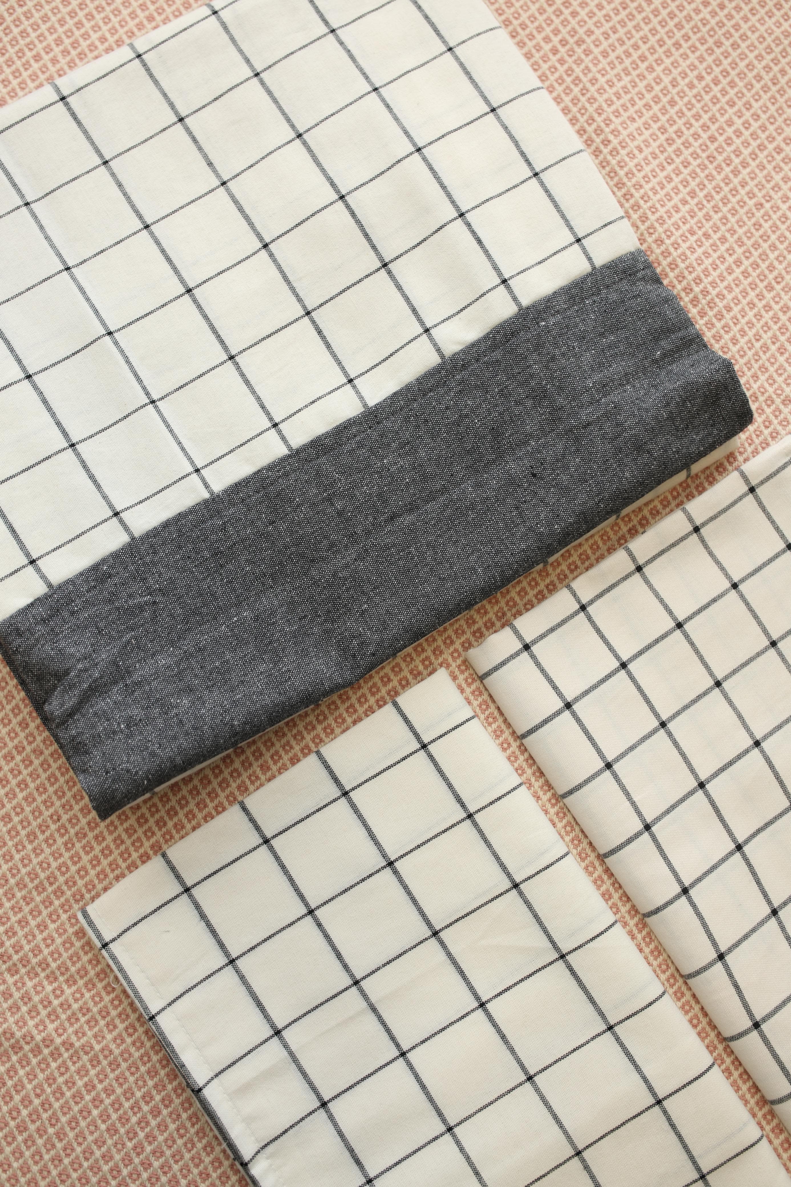 Bedsheets - Queen daily use border bedsheets