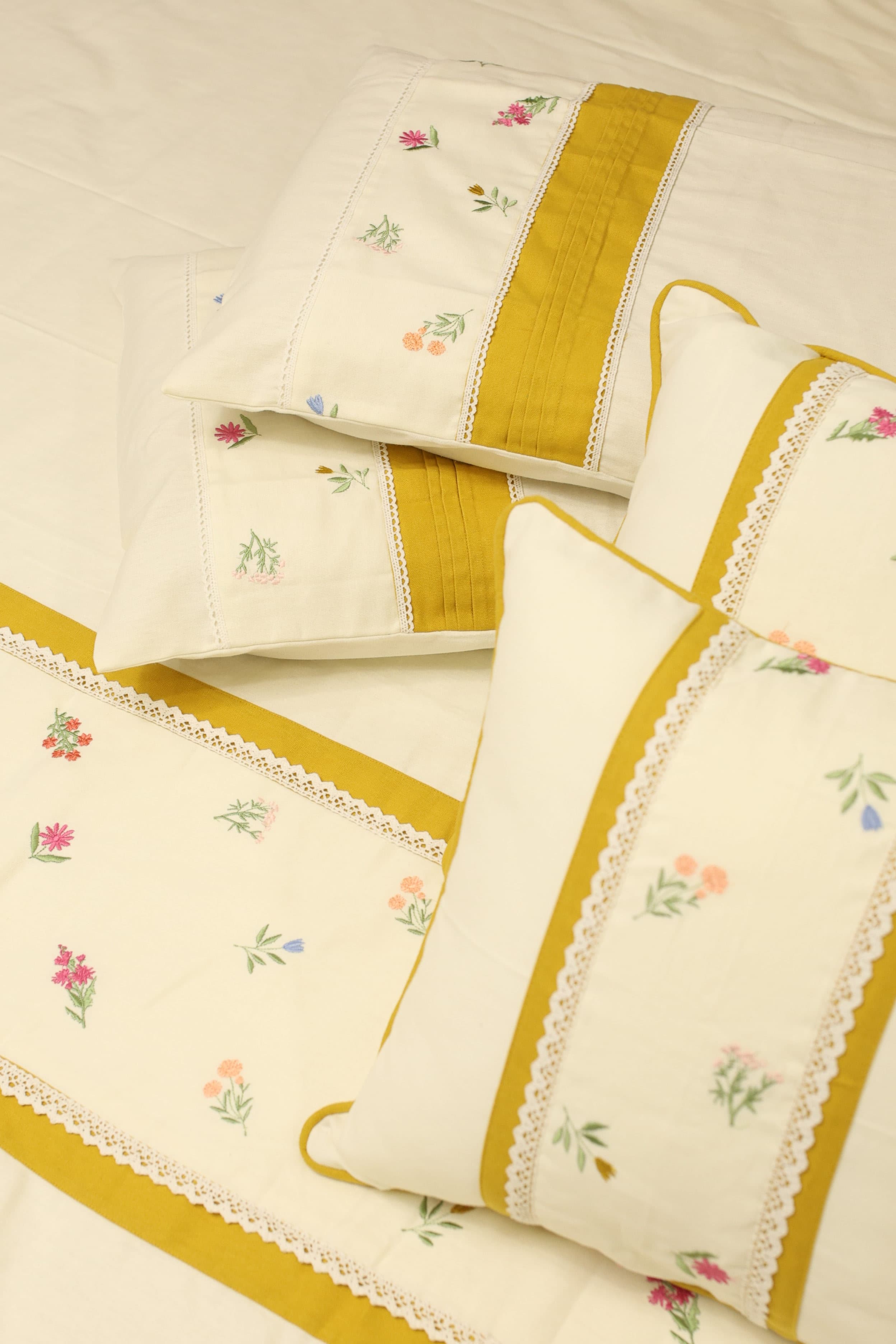 Bedsheets - Queen premium Machine Embroidery Bedsheet multi