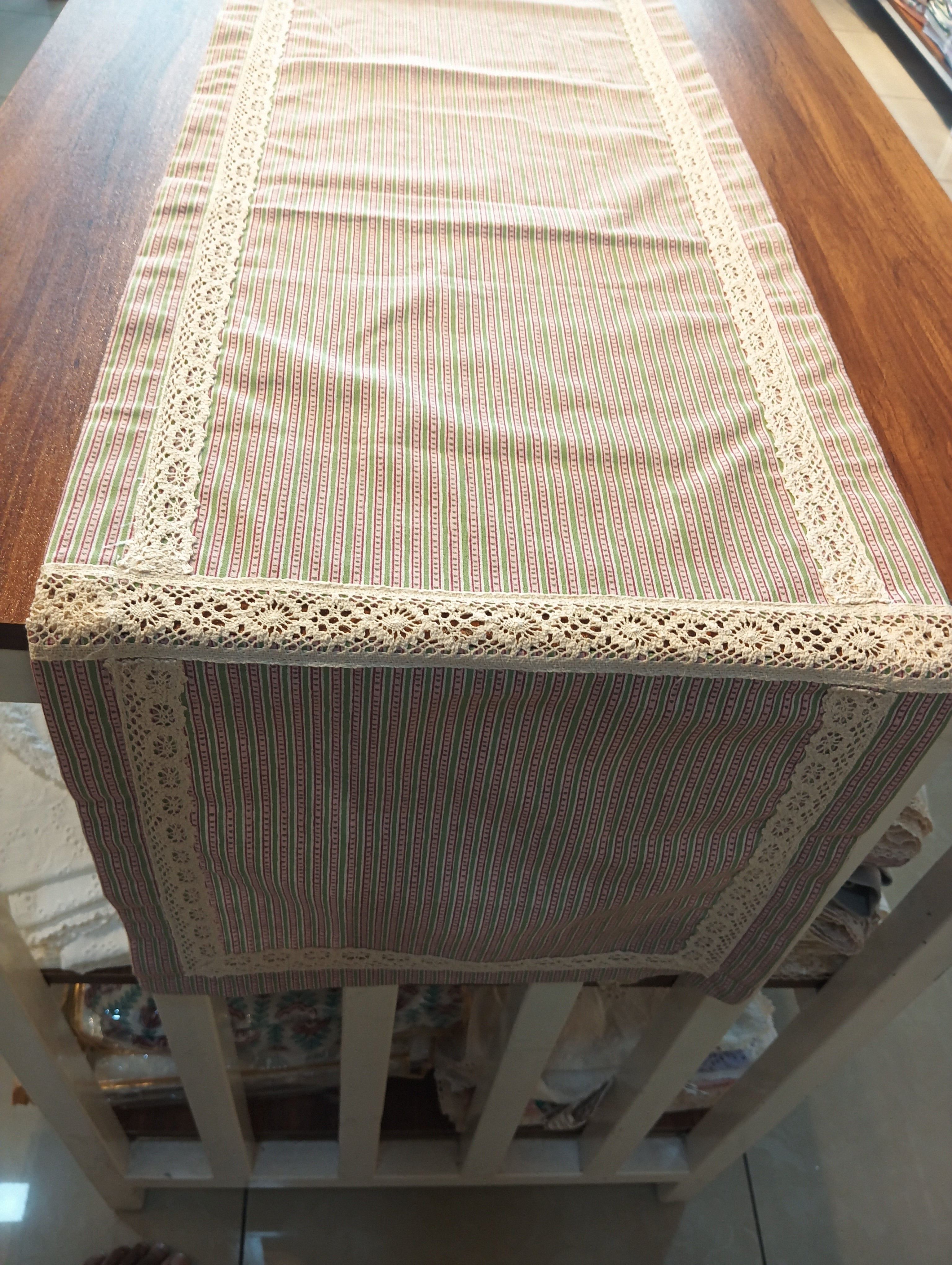 Runner 8 seater | 105 inch (265cm) length