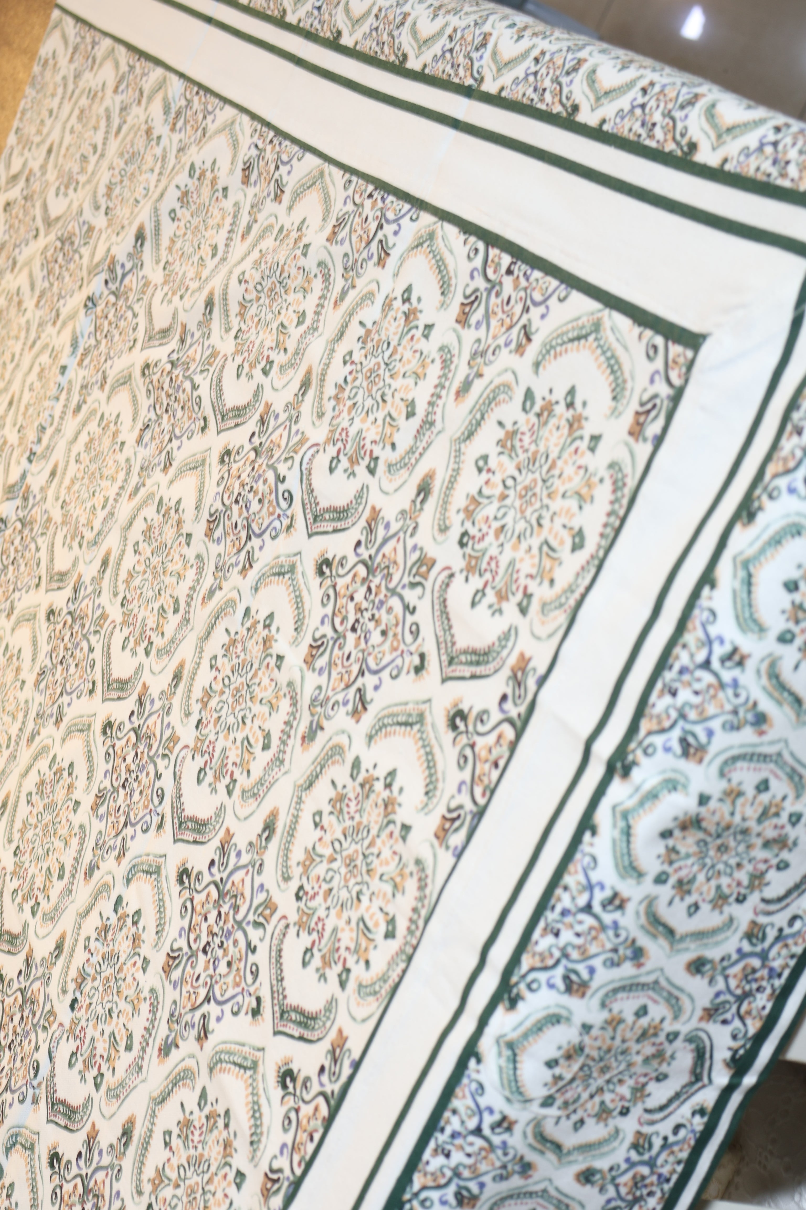 Table cloth - 6 seater(152cm * 228cm)