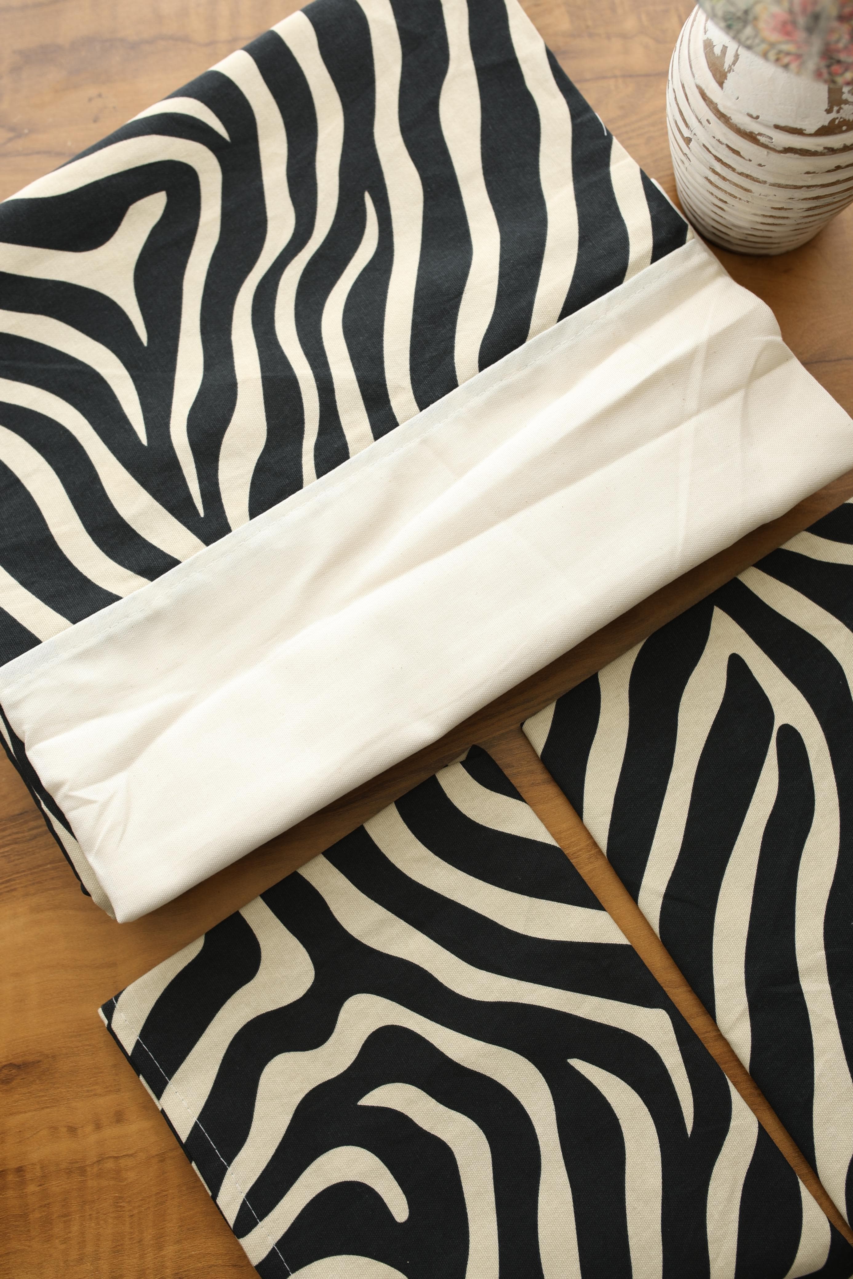 Bedsheets - Queen daily use border bedsheets