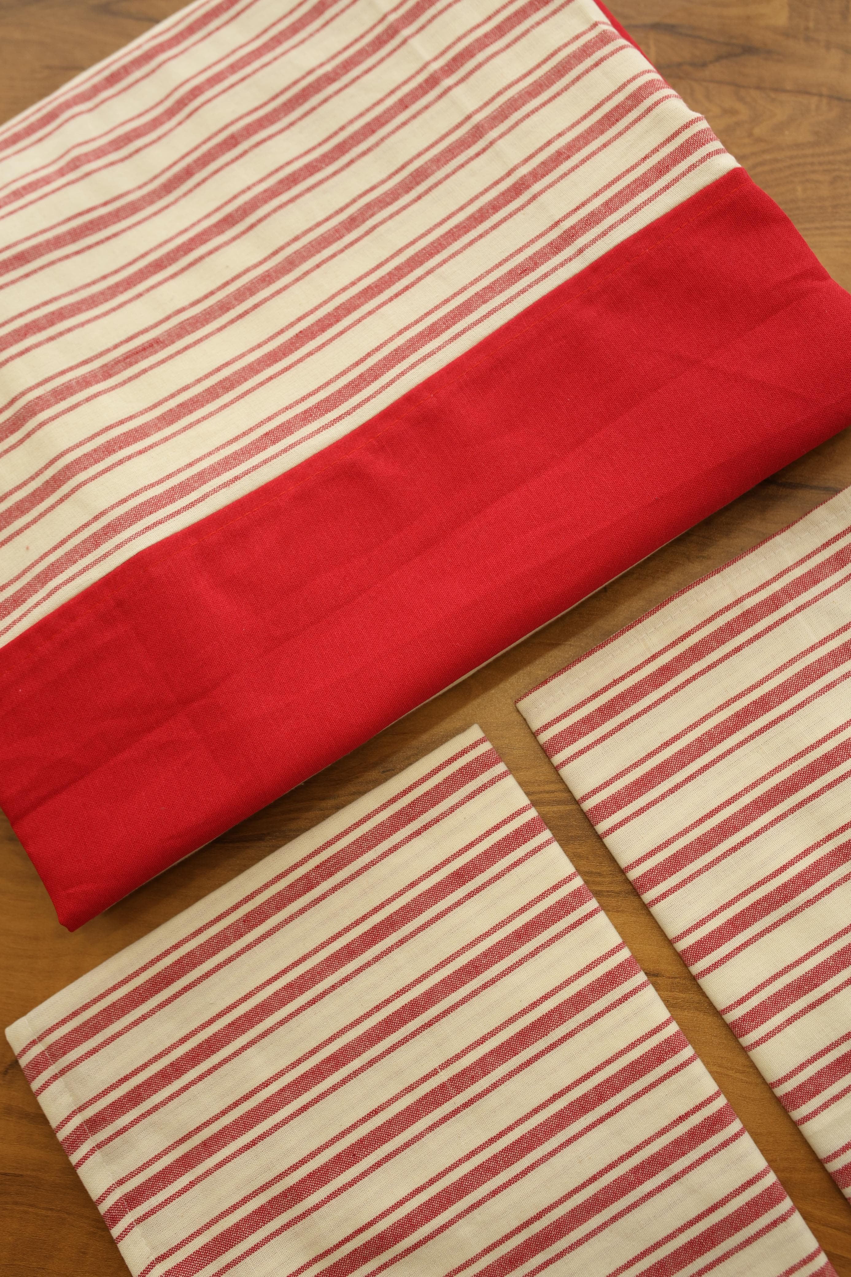 Bedsheets - Queen daily use border bedsheets