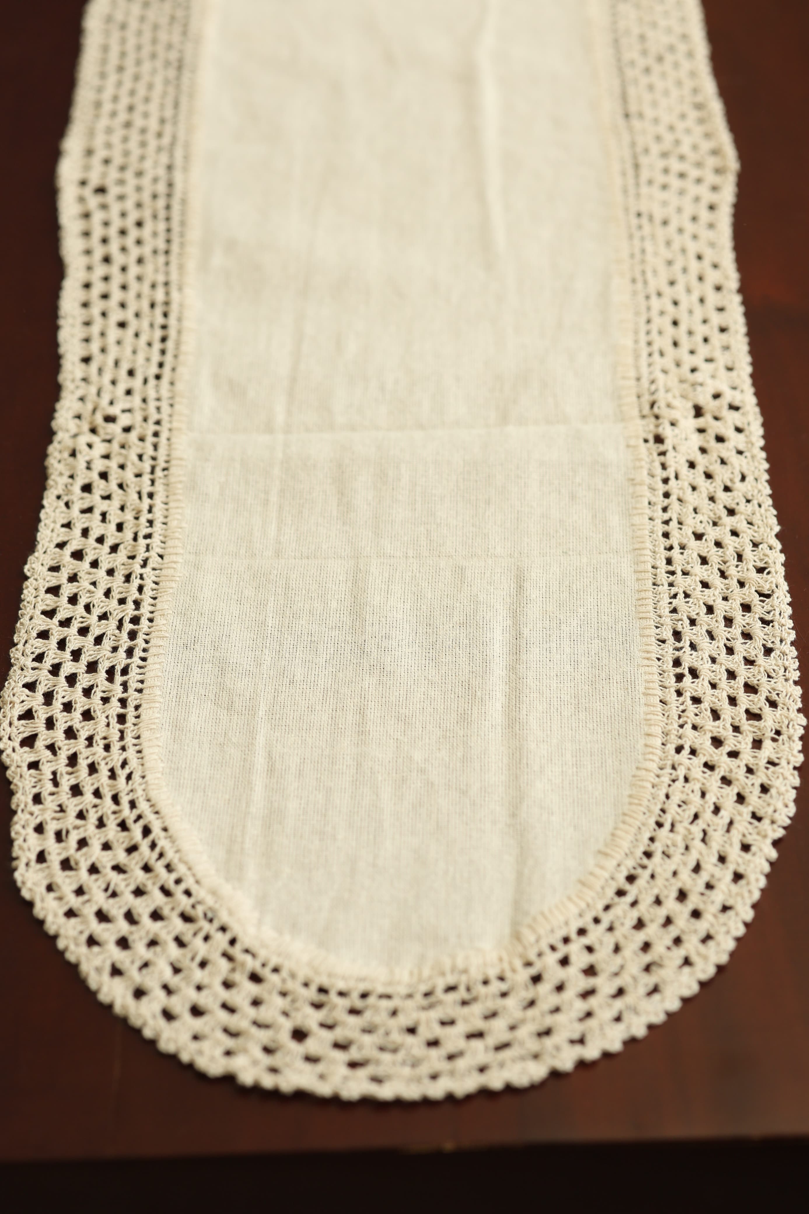 Runner - crochet runner