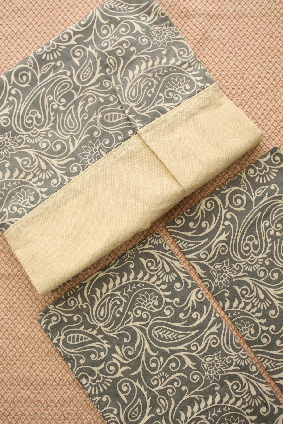 Bedsheets - Queen daily use border bedsheets