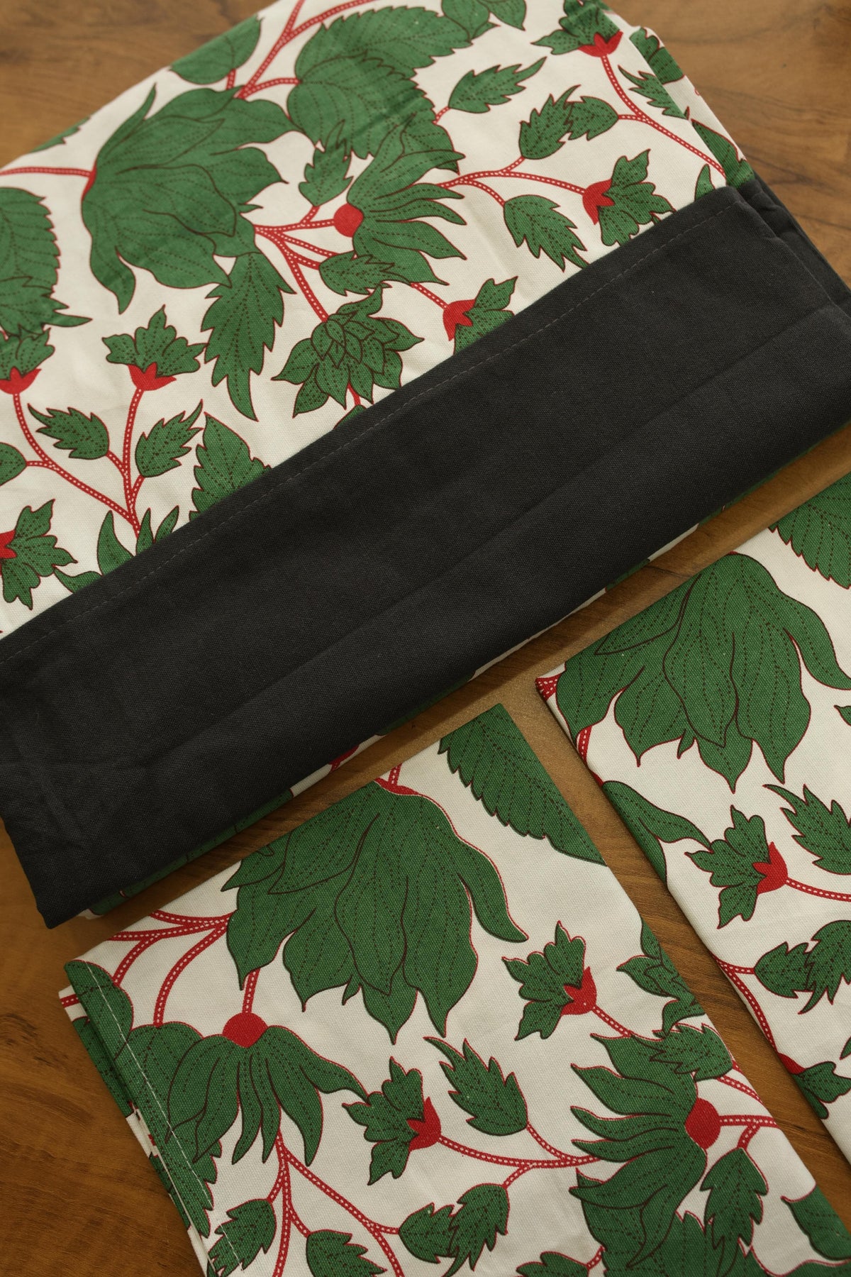 Bedsheets - Queen daily use border bedsheets
