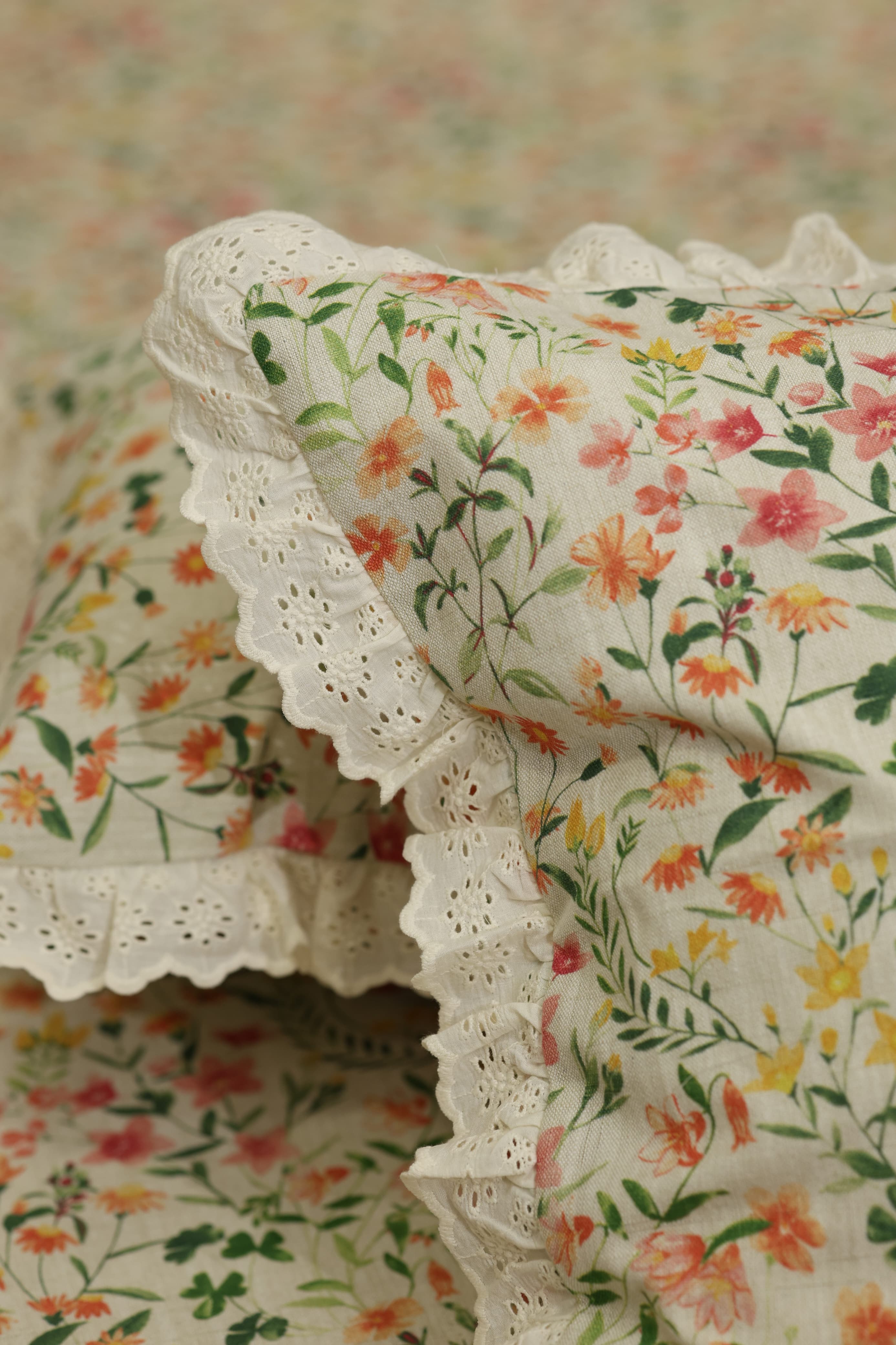 Bedsheets - Premium king floral printed lace bedsheet with cushion covers yellow bud