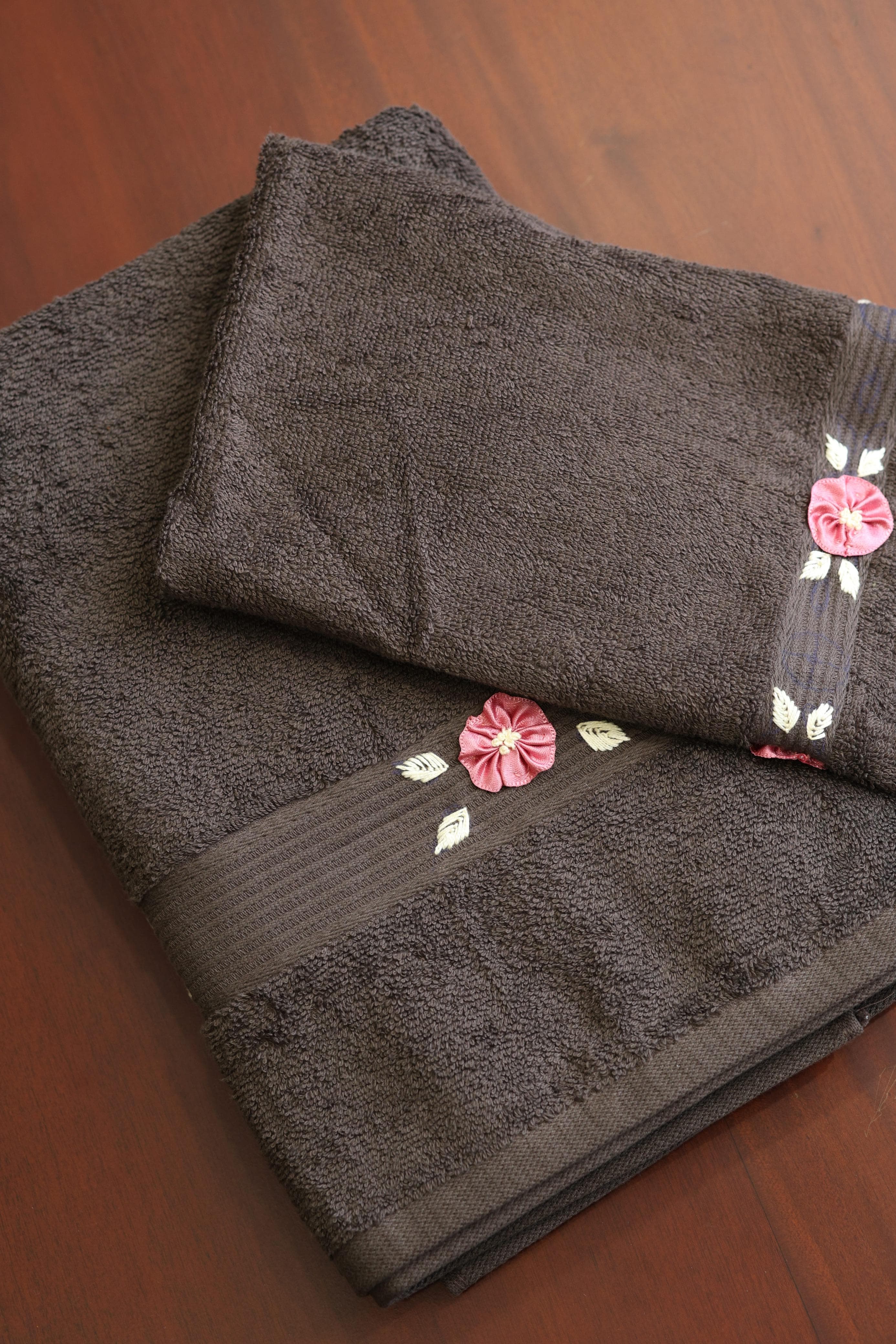 Premium Embroidery Towel Set