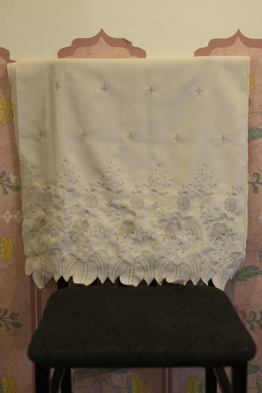 Chair / Sofa back - Embroidery floral