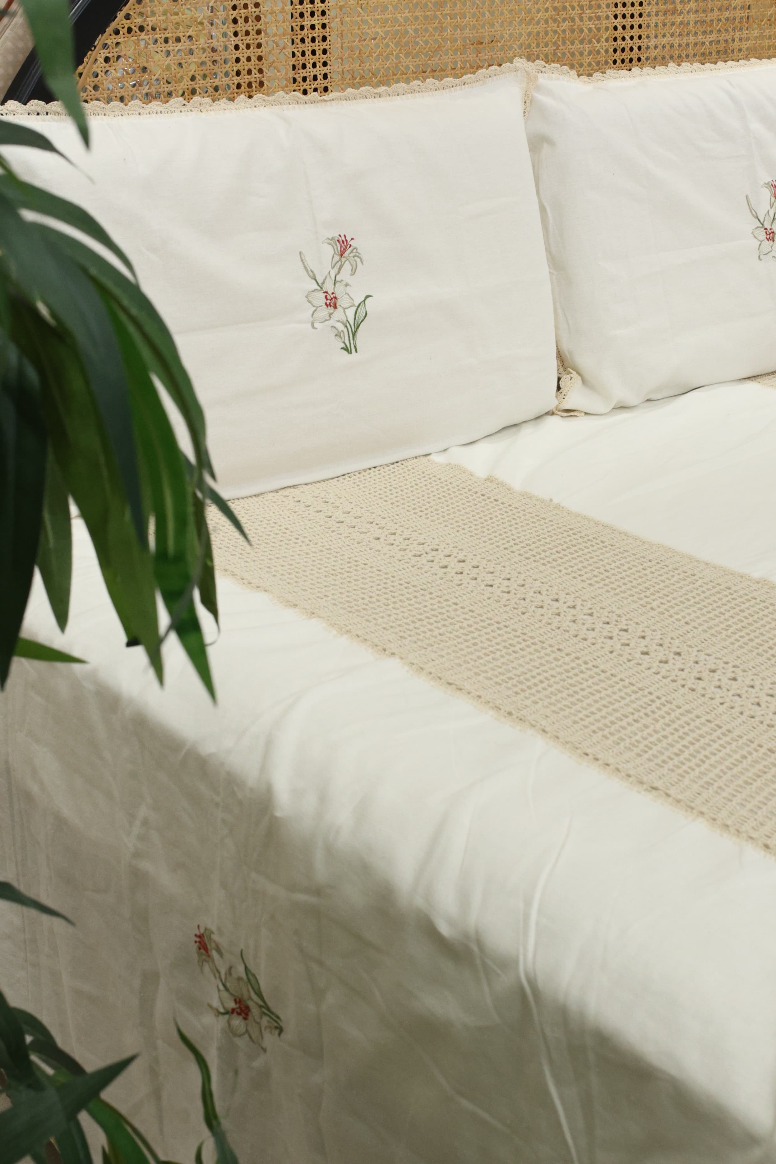 Premium Embroidery Floral Lily Crochet Bedspread Set
