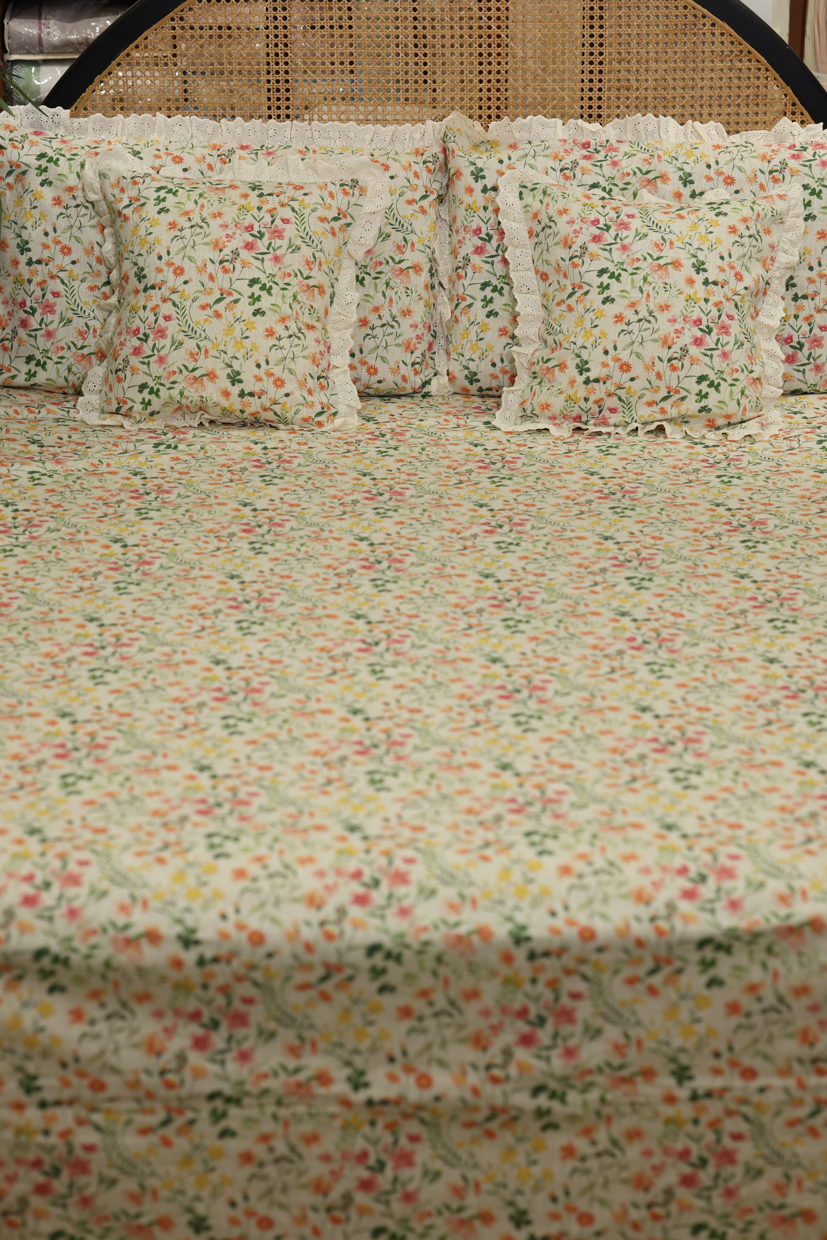Bedsheets - Premium king floral printed lace bedsheet with cushion covers yellow bud