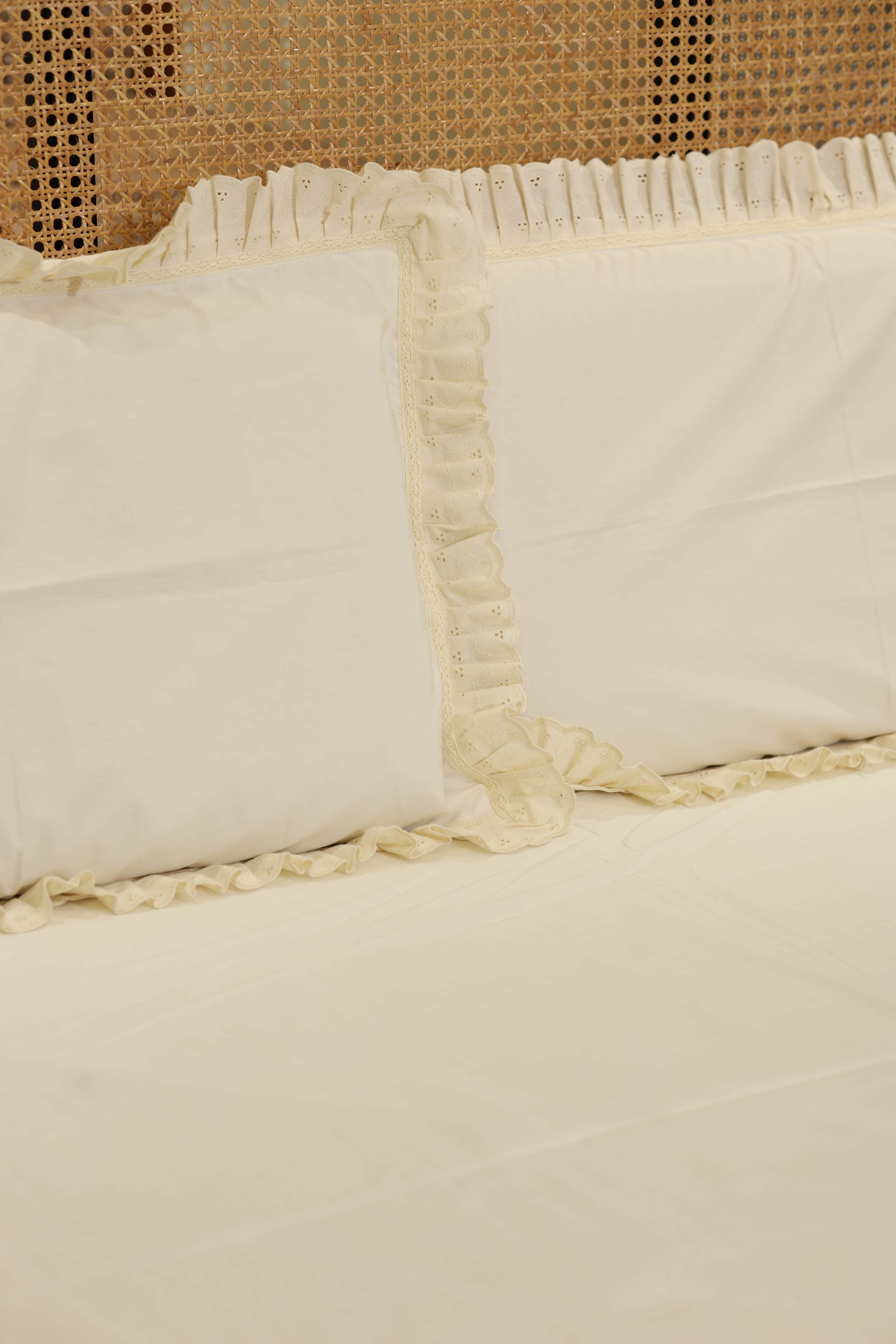 Bedsheets - Premium designer king bedsheets dd lace